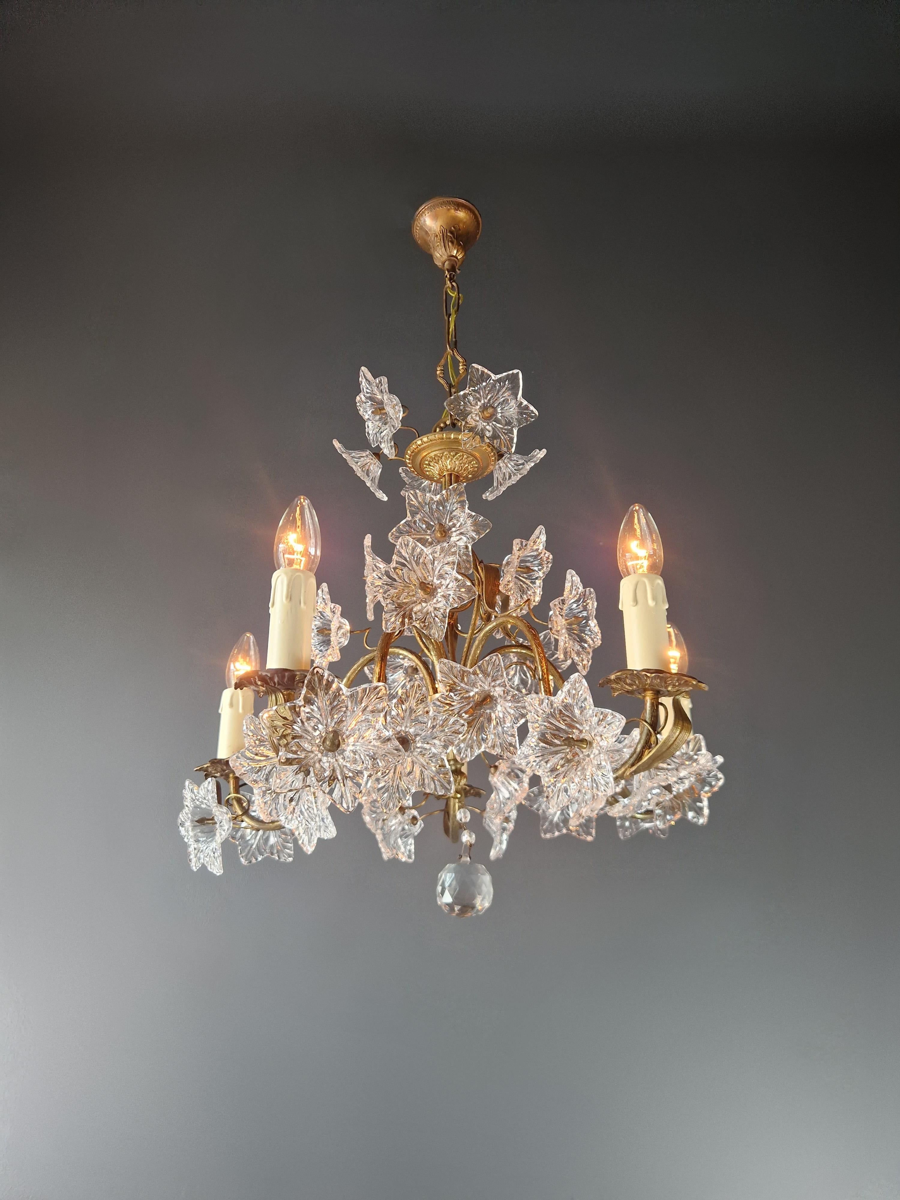 Lampadario Vintage Venice Lustre Antique Big Flower Glass Ottone In condizioni buone in vendita a Berlin, DE