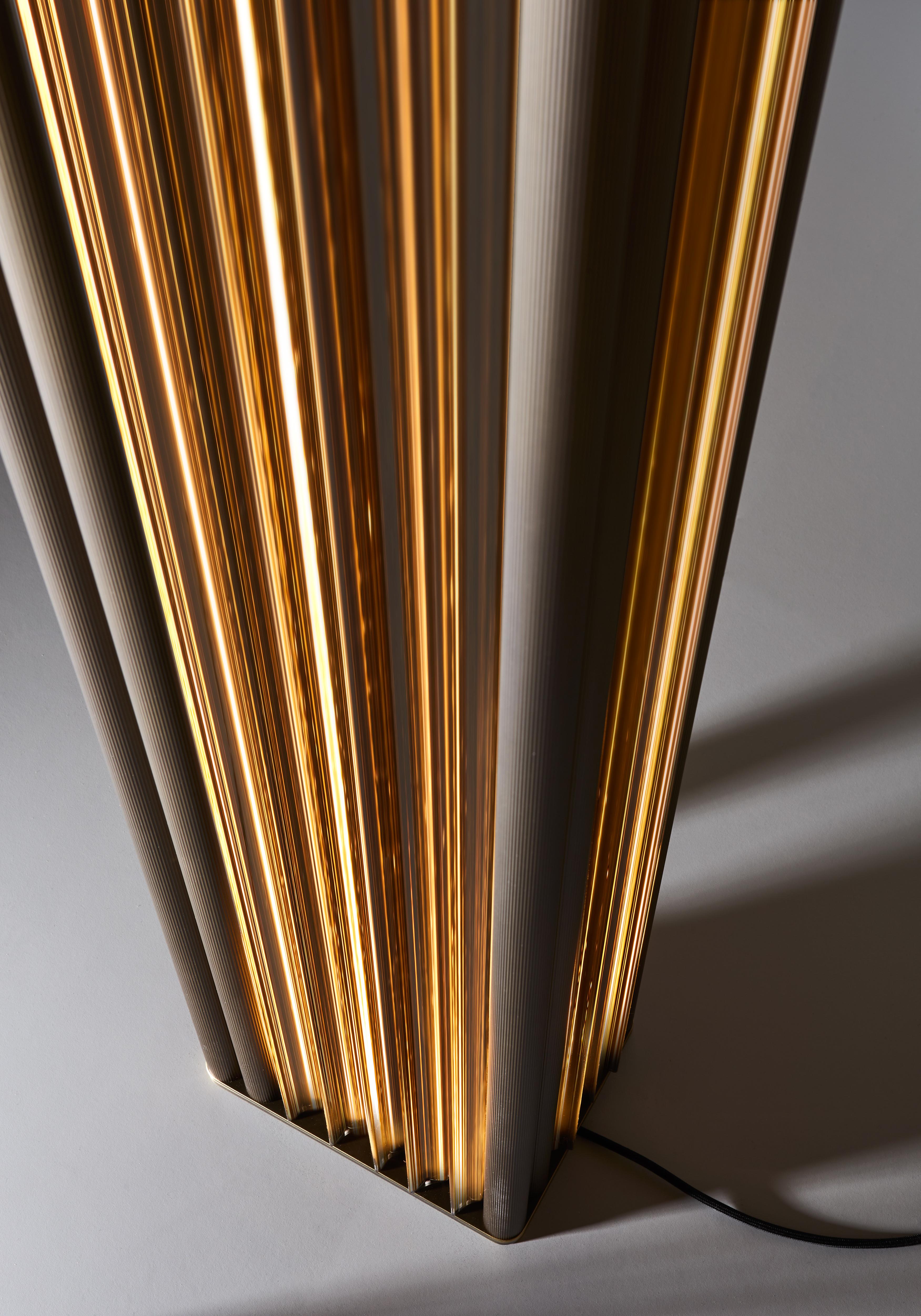 Moderno Lampada da terra VeniceM Numa in ottone e vetro di Massimo Tonetto in vendita