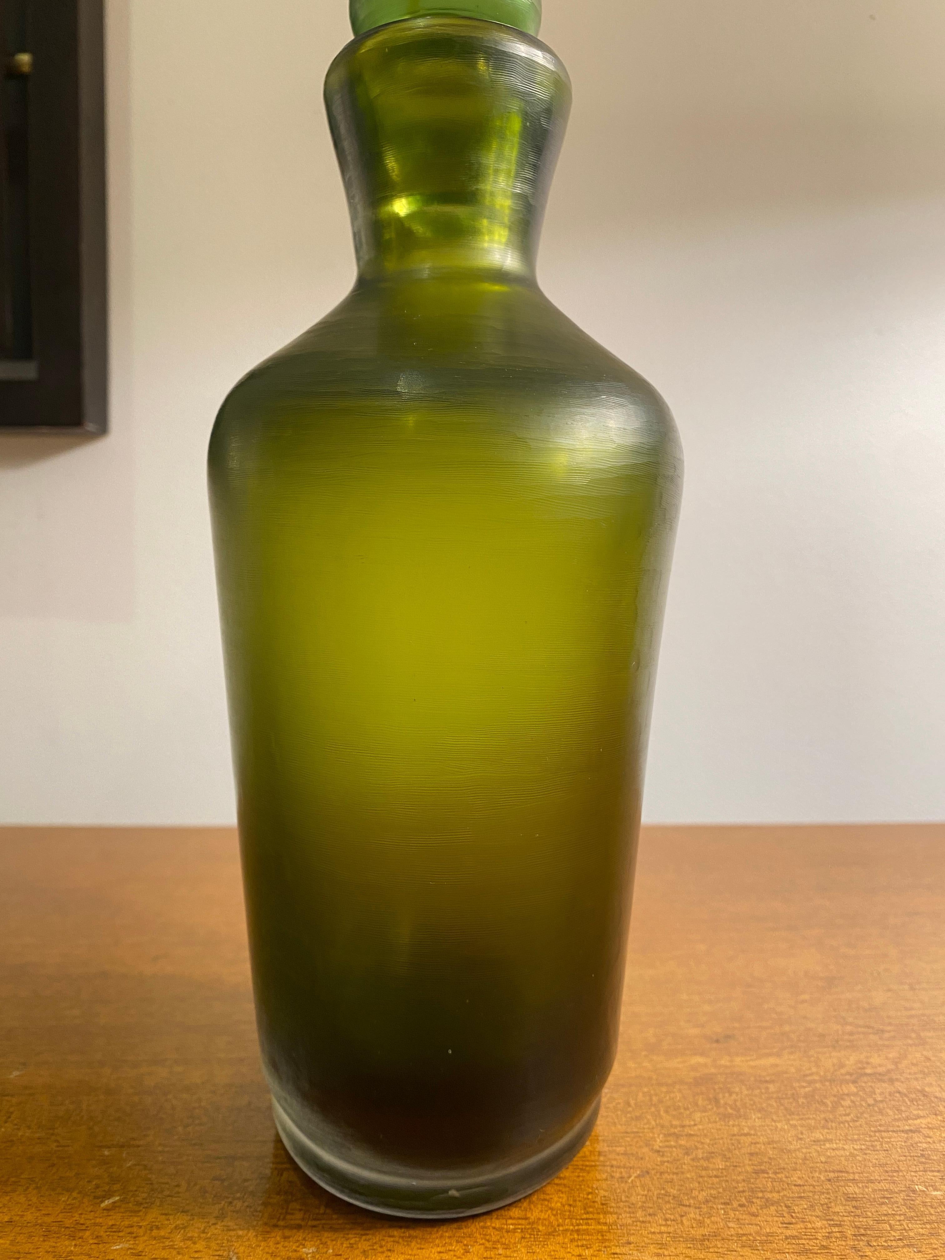 Mid-20th Century Venini Sommerso Inciso Green Glass Bottle and Stopper For Sale