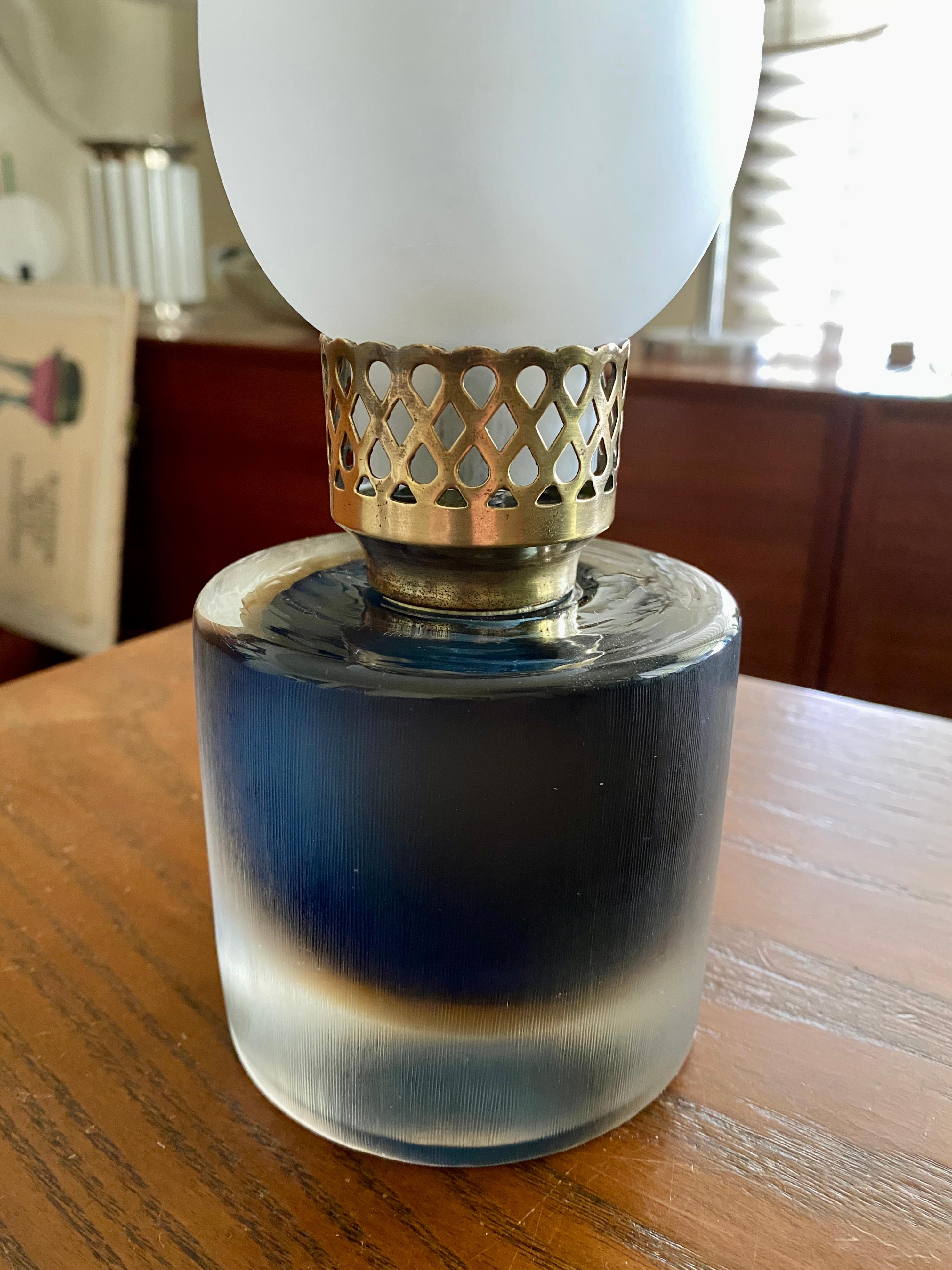 Mid-Century Modern Lampe Sommerso Inciso bleue/ambre 12 pouces, gravure à l'acide à trois lignes de Venini en vente