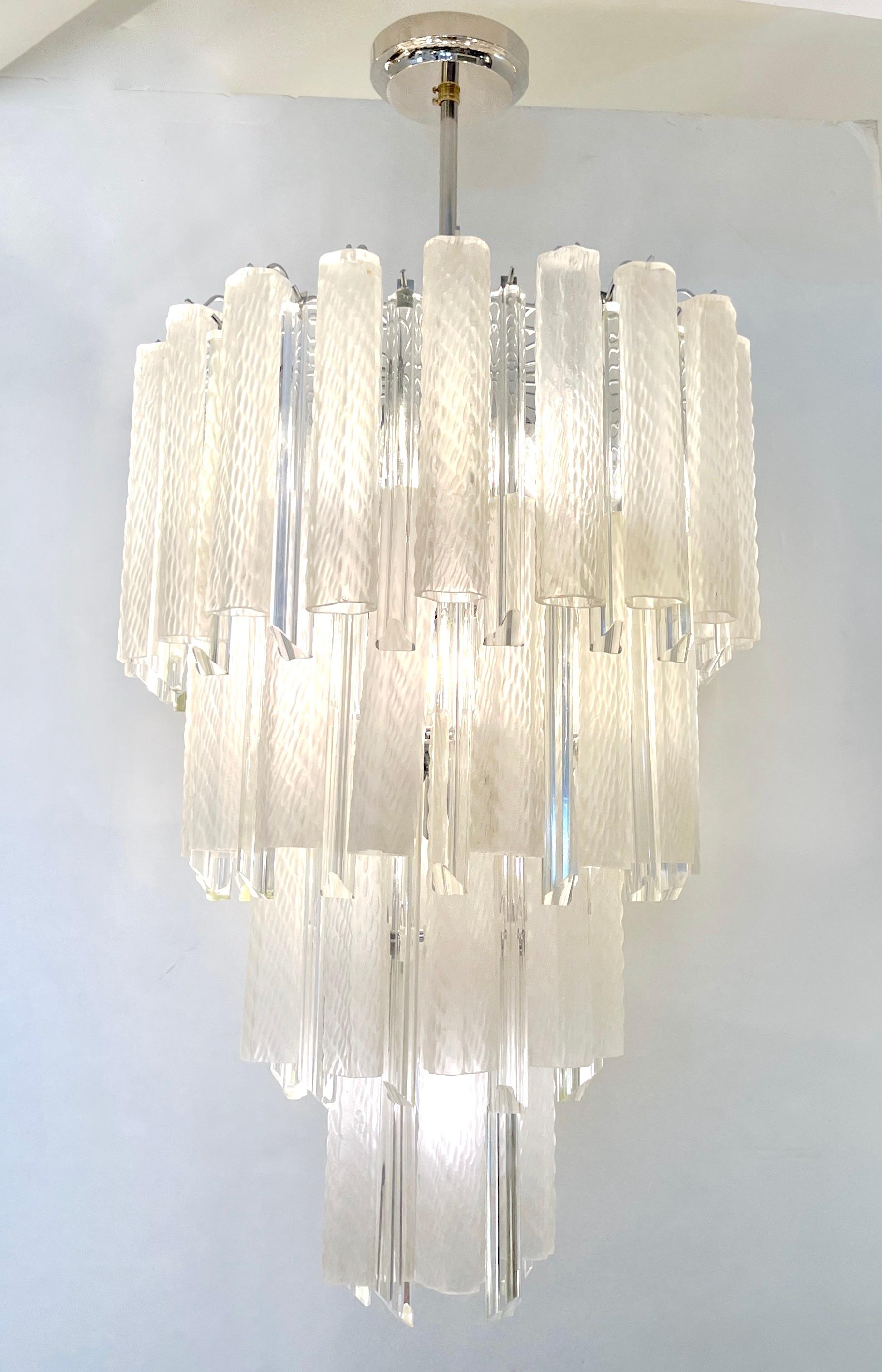 Venini 1960s Cylinder Crystal and White Murano Glass Round Chandelier on Nickel For Sale 5