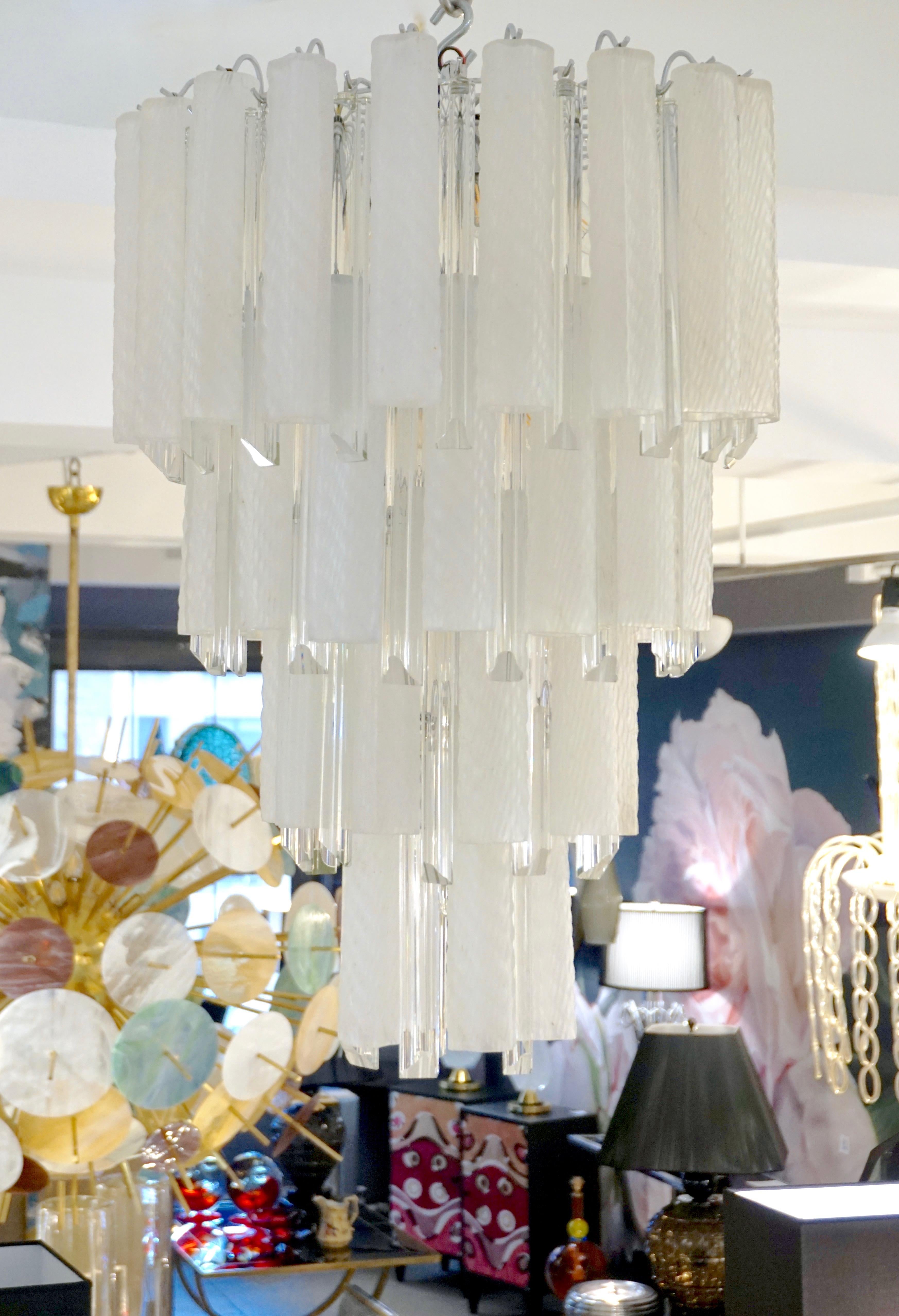Venini 1960s Cylinder Crystal and White Murano Glass Round Chandelier on Nickel In Good Condition For Sale In New York, NY