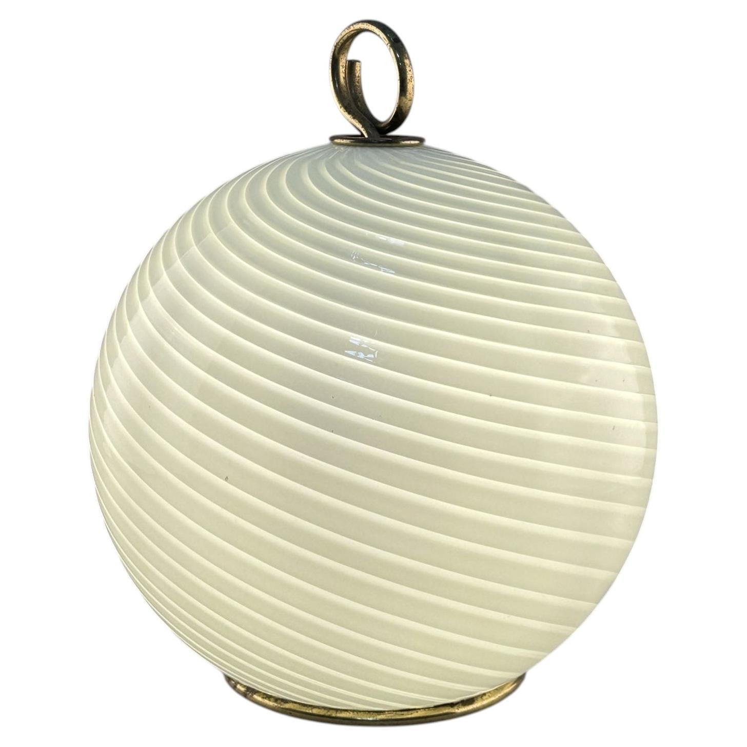 Venini Filigrana White Glass Spherical Table Lamp, Italy 1960 For Sale