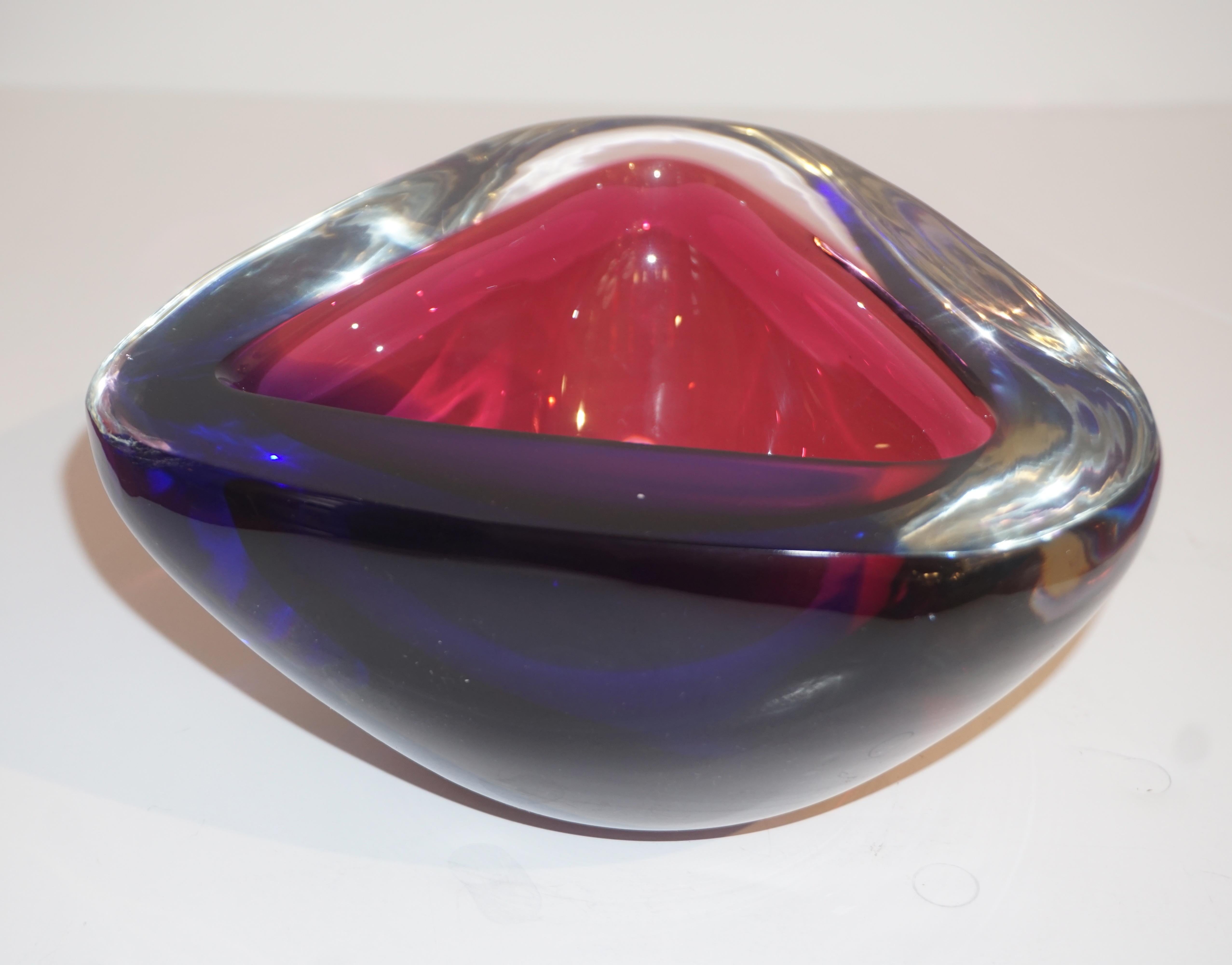 Venini 1970s Italian Murano Glass Triangular Magenta and Blue Murano Glass Bowl In Excellent Condition In New York, NY
