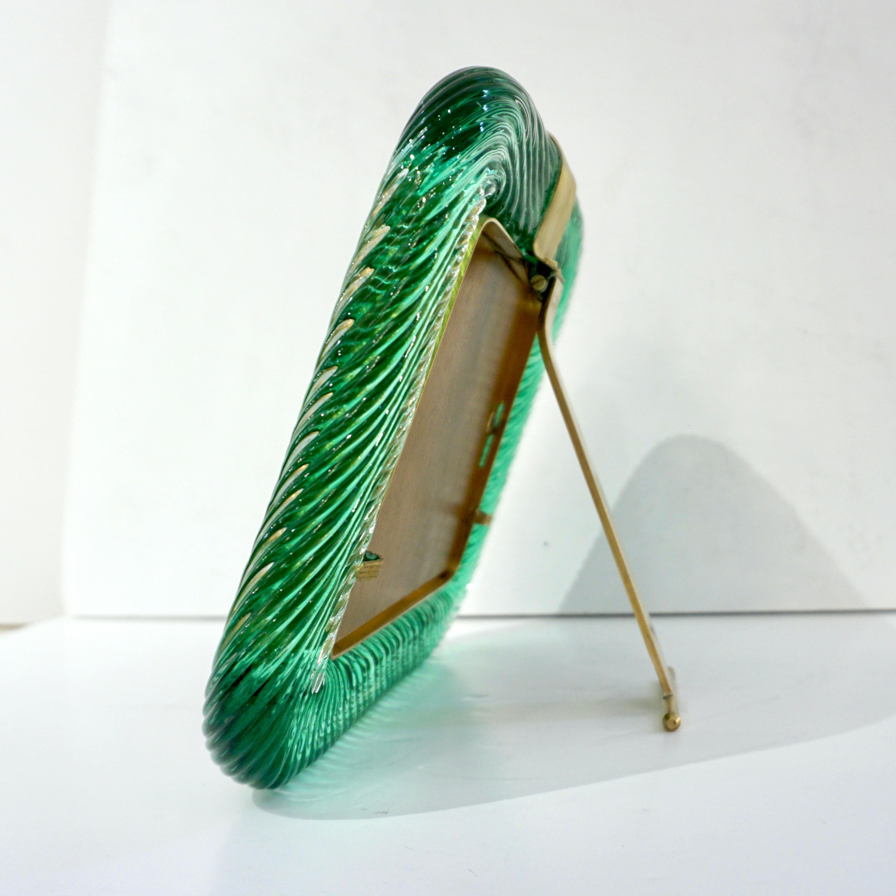 Venini 1980s Italian Vintage Emerald Green Murano Glass and Brass Photo Frame In Excellent Condition In New York, NY