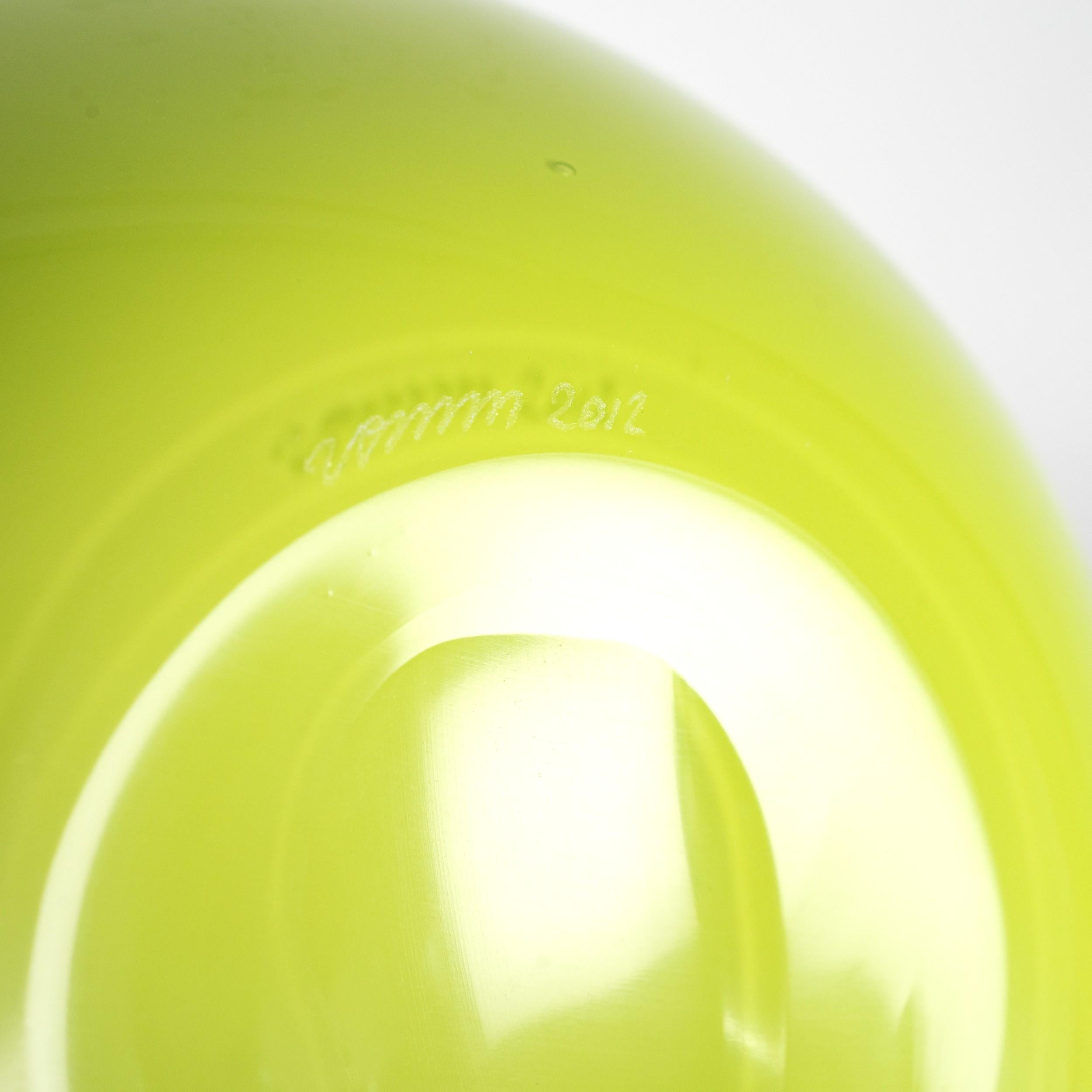 Iconic Venini Fazzoletto vase, model 700.02 90th Anniversary, in Green glass, diamond-engraved Venini 2012 with box and paperwork.
Special-edition produced in 2012 to commemorate Venini’s 90th Anniversary (1921–2011). Created as part of the official