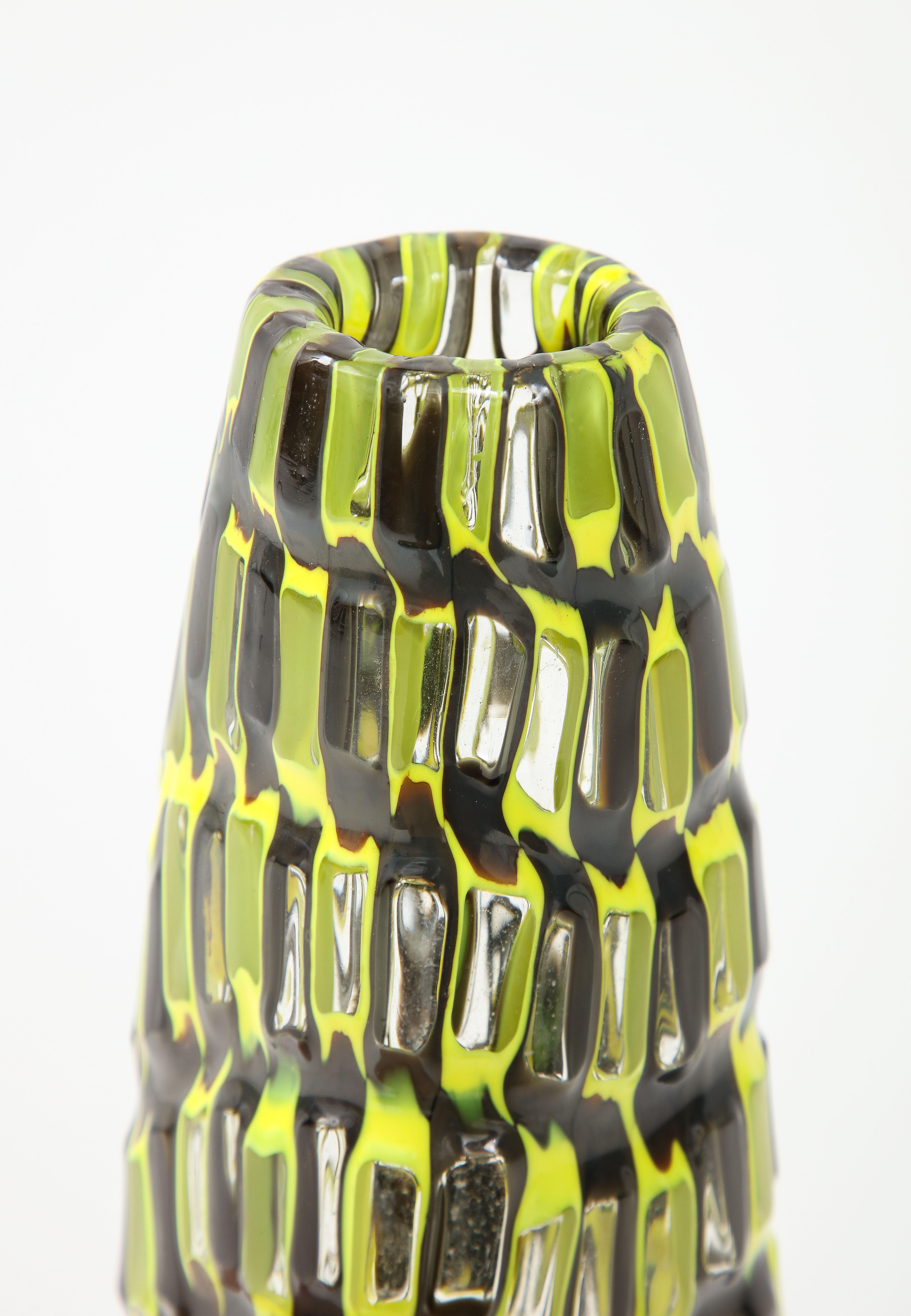 Venini Art Glass Vase, signed In Excellent Condition For Sale In New York, NY