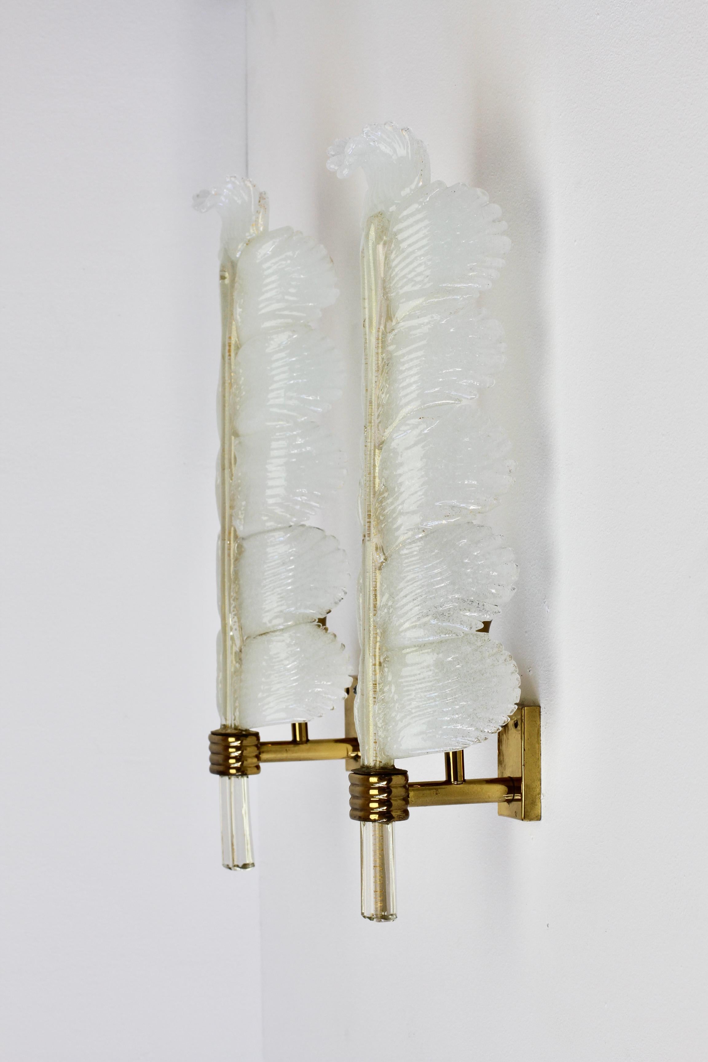 Venini 'attr.' Pair of Gold Leaf Murano Glass Brass Sconces, Wall Lights c.1940s 3