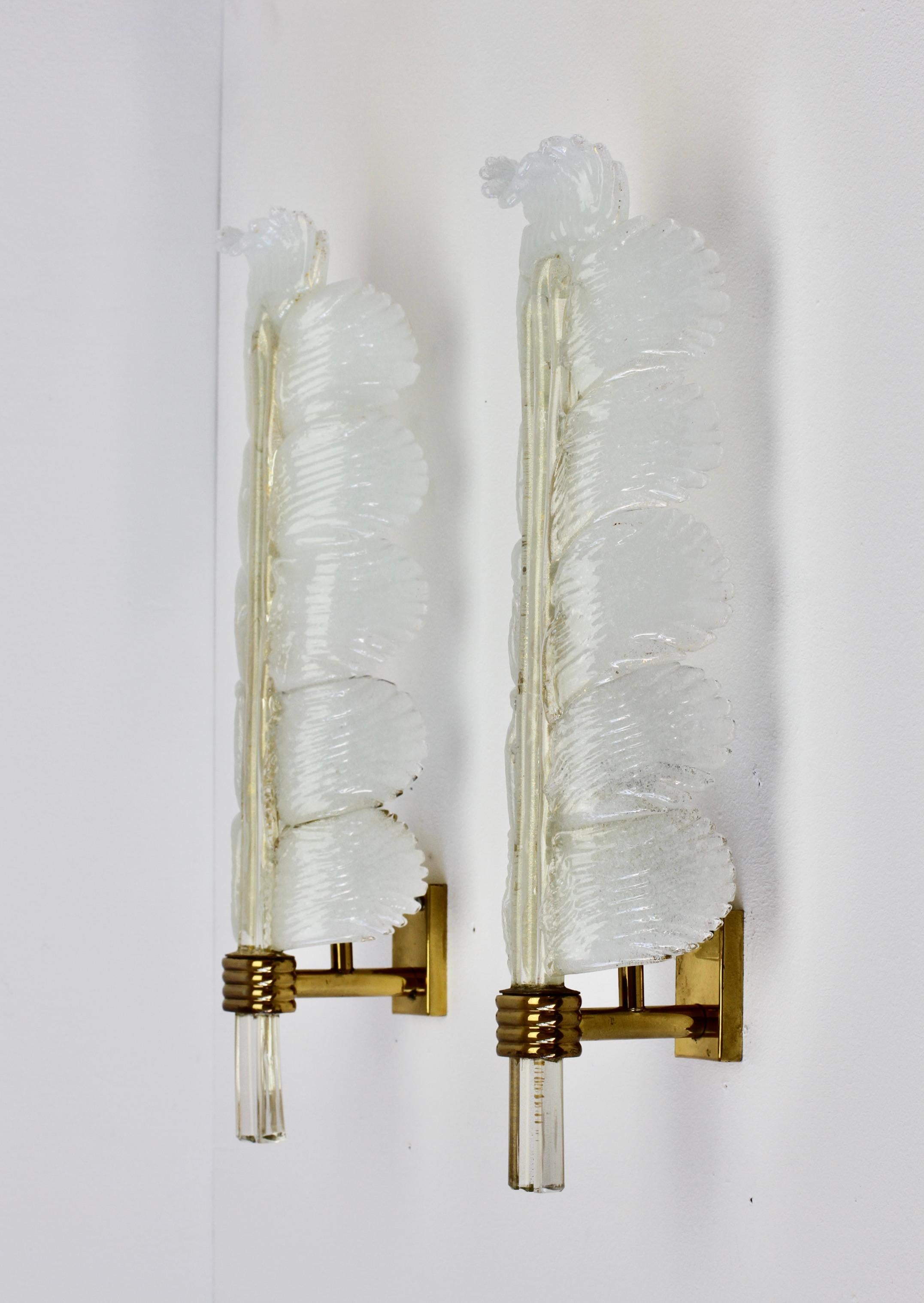 Venini 'attr.' Pair of Gold Leaf Murano Glass Brass Sconces, Wall Lights c.1940s 4