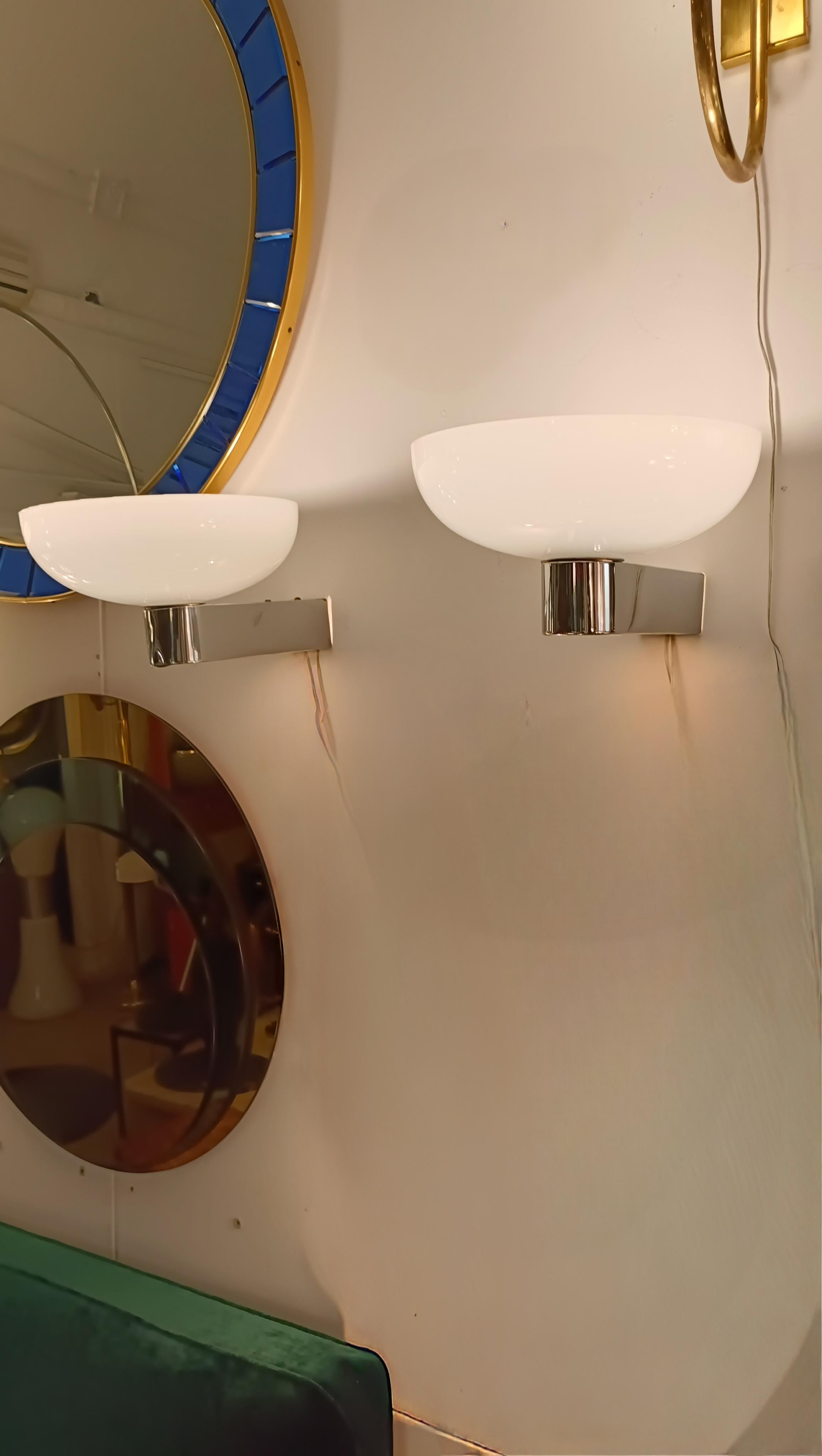 Venini Attrib. Lámpara de pared de latón cromado y cristal de Murano, Italia años 50 en venta 3