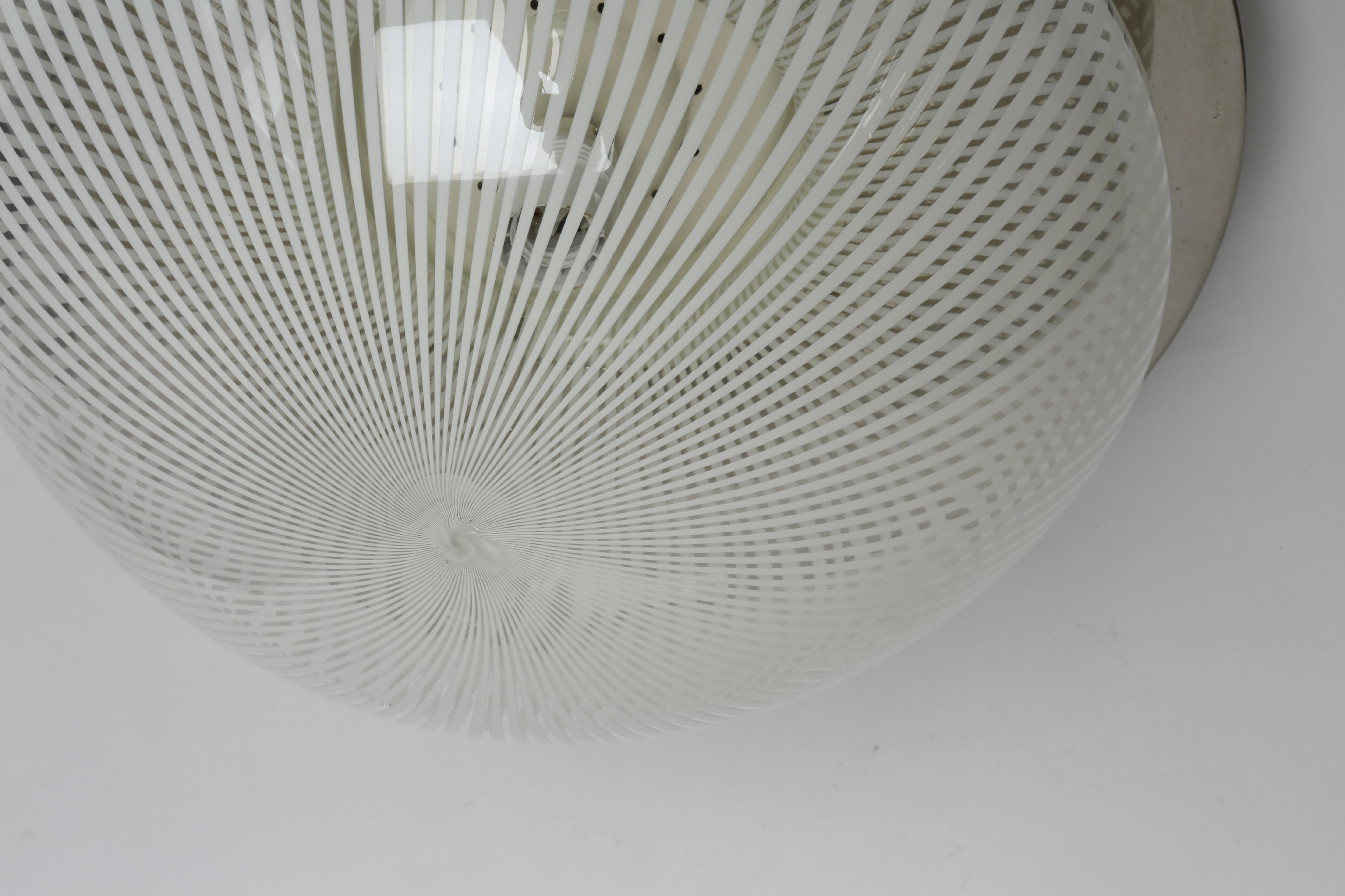 Venini ha attribuito a Murano una lampada da incasso in vetro, Italia, circa 1960 in vendita 2