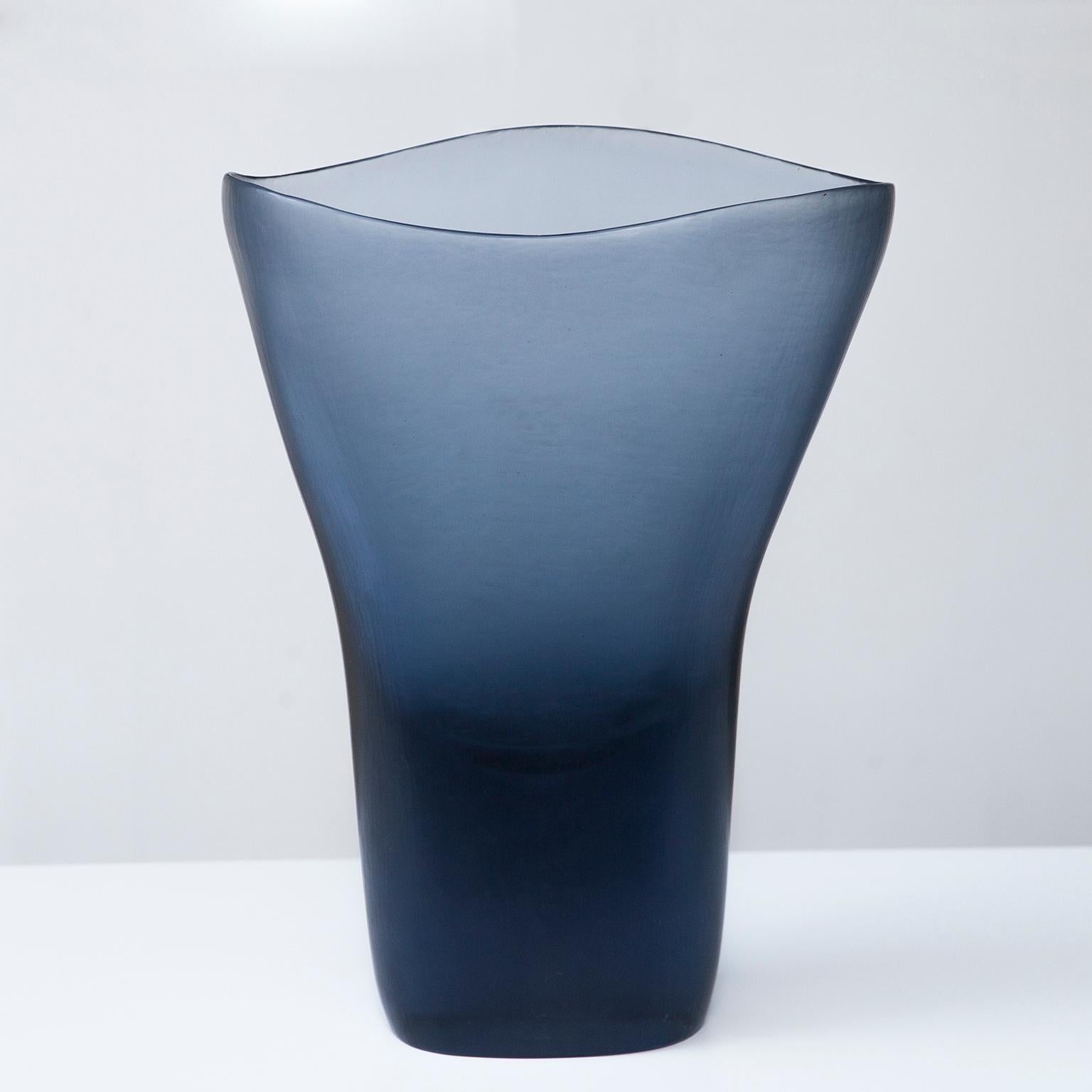 Italian Venini Battuto Monumental Vase Tobia Scarpa 1959 Signed For Sale