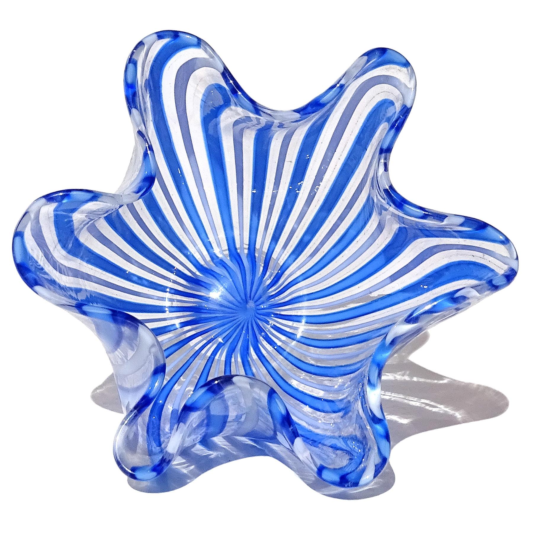 Venini Bianconi Murano Blue White Ribbons Italian Art Glass Fazzoletto Vase In Good Condition For Sale In Kissimmee, FL
