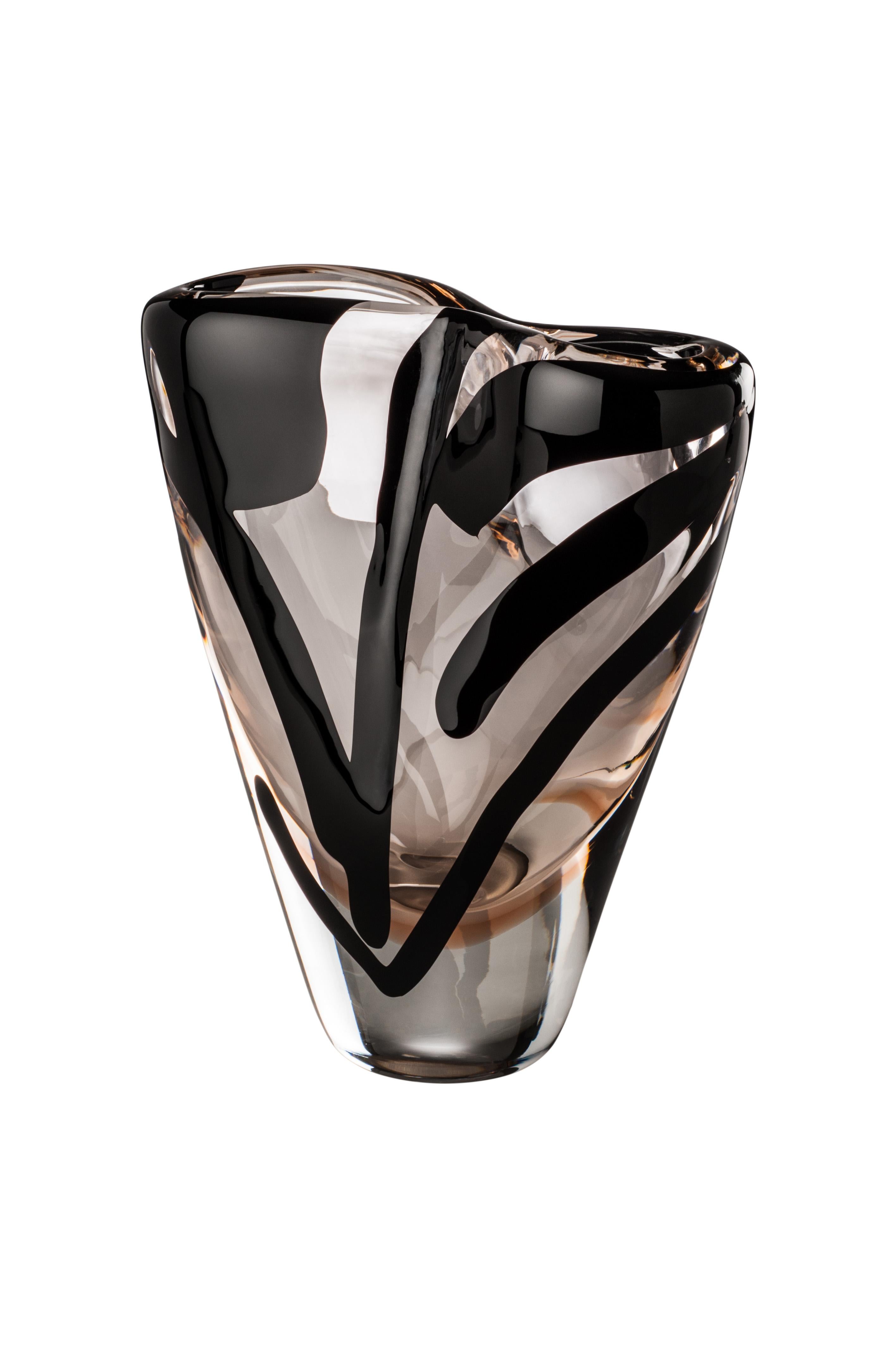 Venini glass vase in crystal and light pink with black decoration designed by Peter Marino in 2017. Perfect for indoor home decor as container or statement piece for any room. Also available in other colors on 1stdibs. Limited edition of only 349