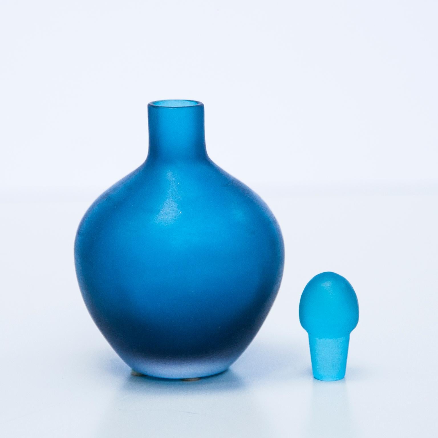 Mid-Century Modern Flacon en verre de Murano bleu de Venini, 1968 en vente