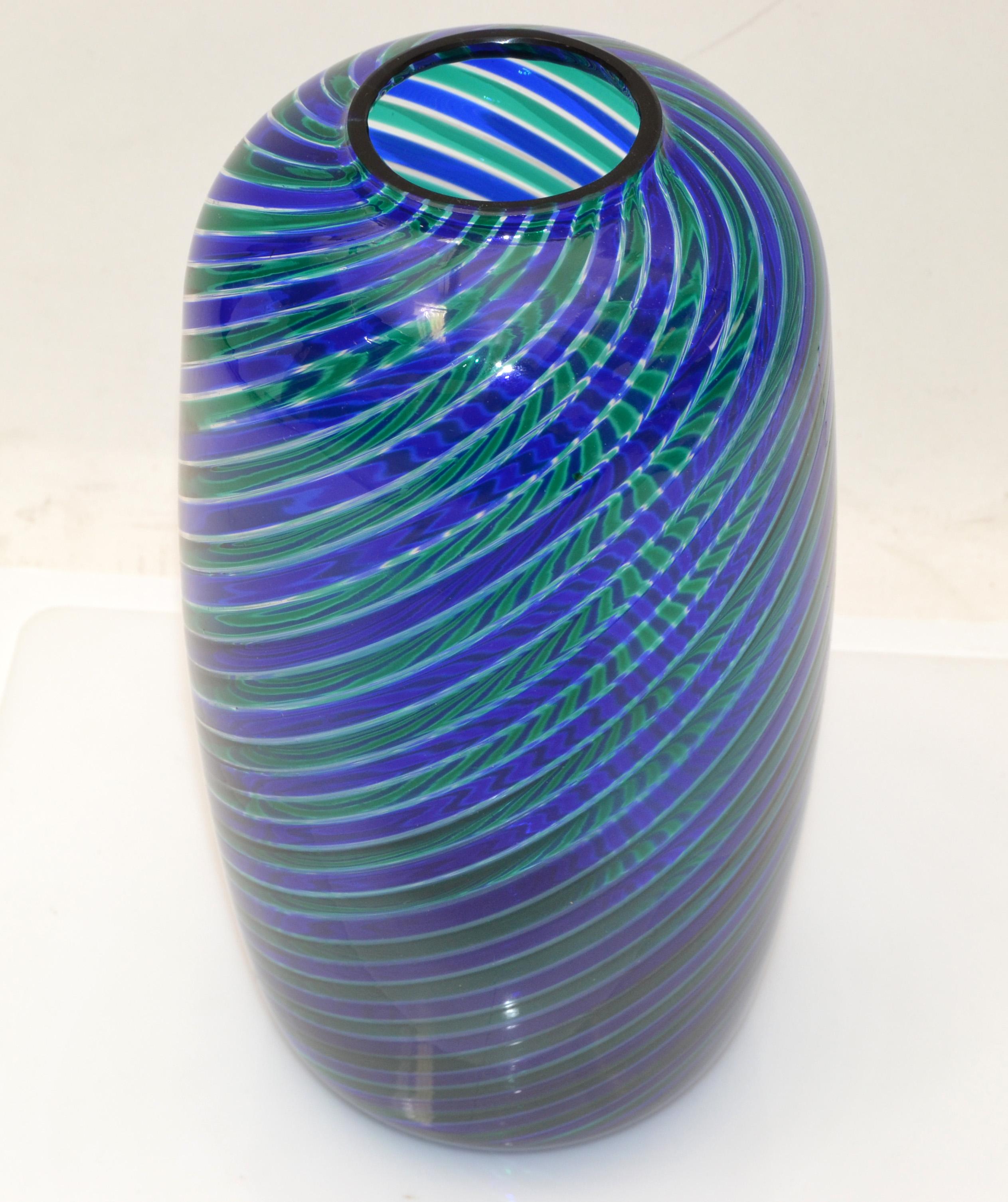 Venini Bulgarov 1970 Vaso in vetro soffiato di Murano a righe blu e verdi, Italia in vendita 6