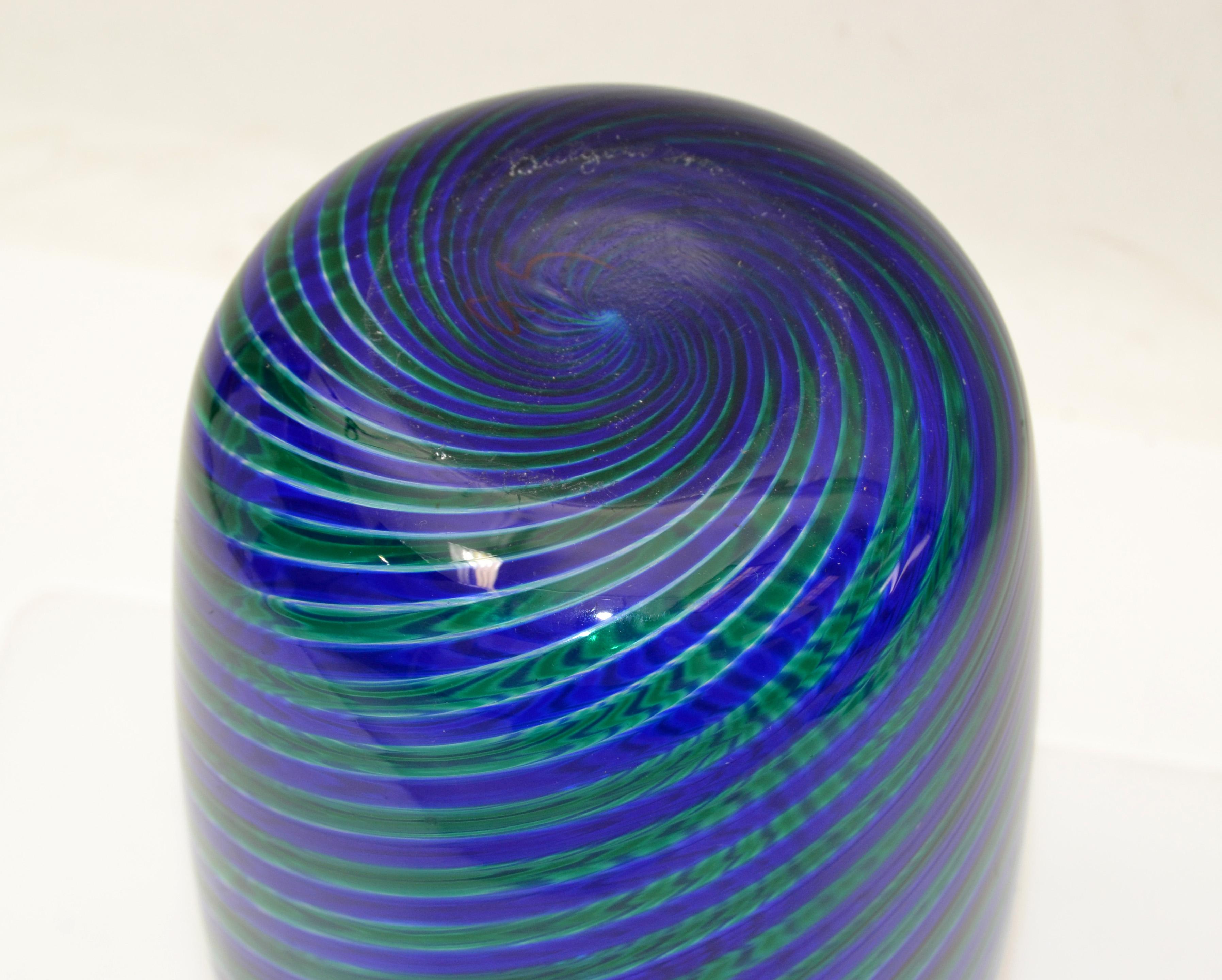 Venini Bulgarov 1970 Vaso in vetro soffiato di Murano a righe blu e verdi, Italia in vendita 1
