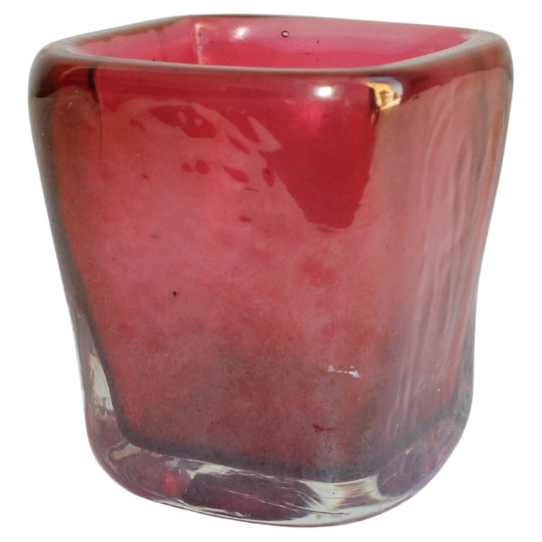 Venini by Carlo Scarpa Red Iridescent Sommerso Glass Vase, Murano Italy 1930's For Sale at 1stDibs