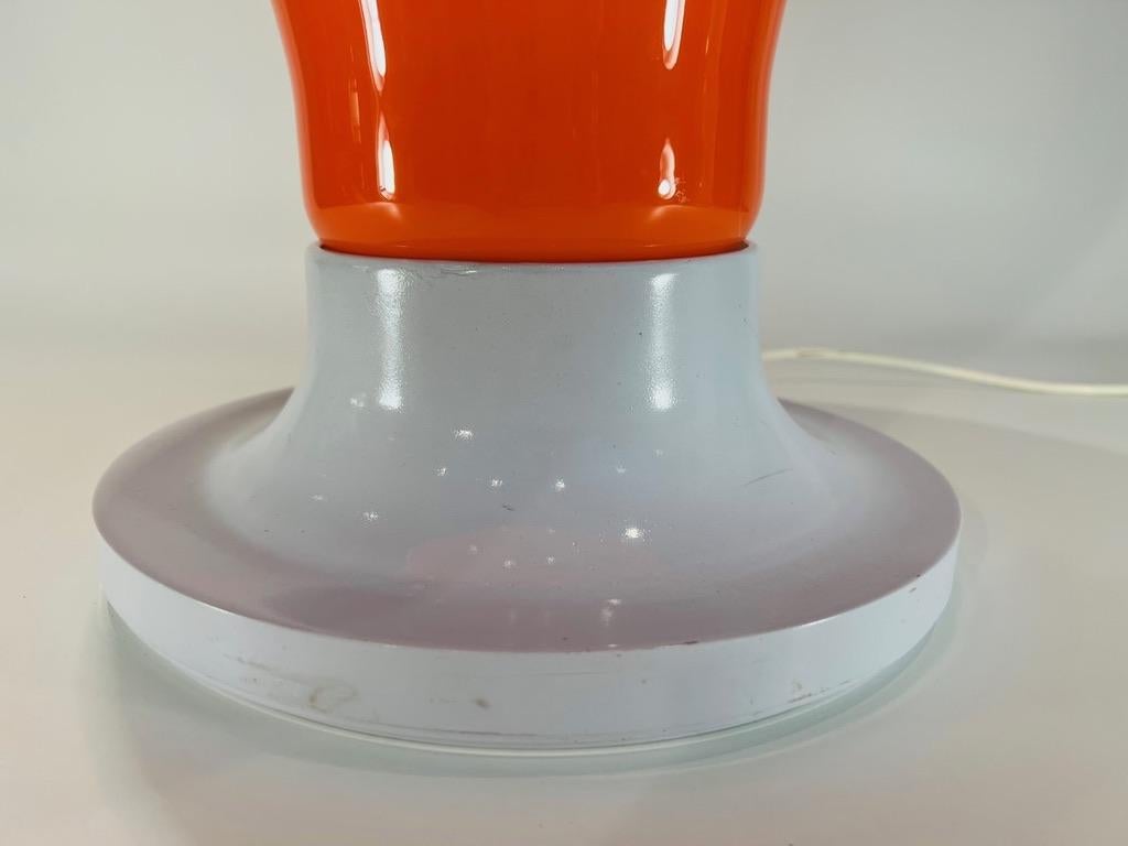 Italian Venini table lamp in orange Murano glass circa 1950 For Sale