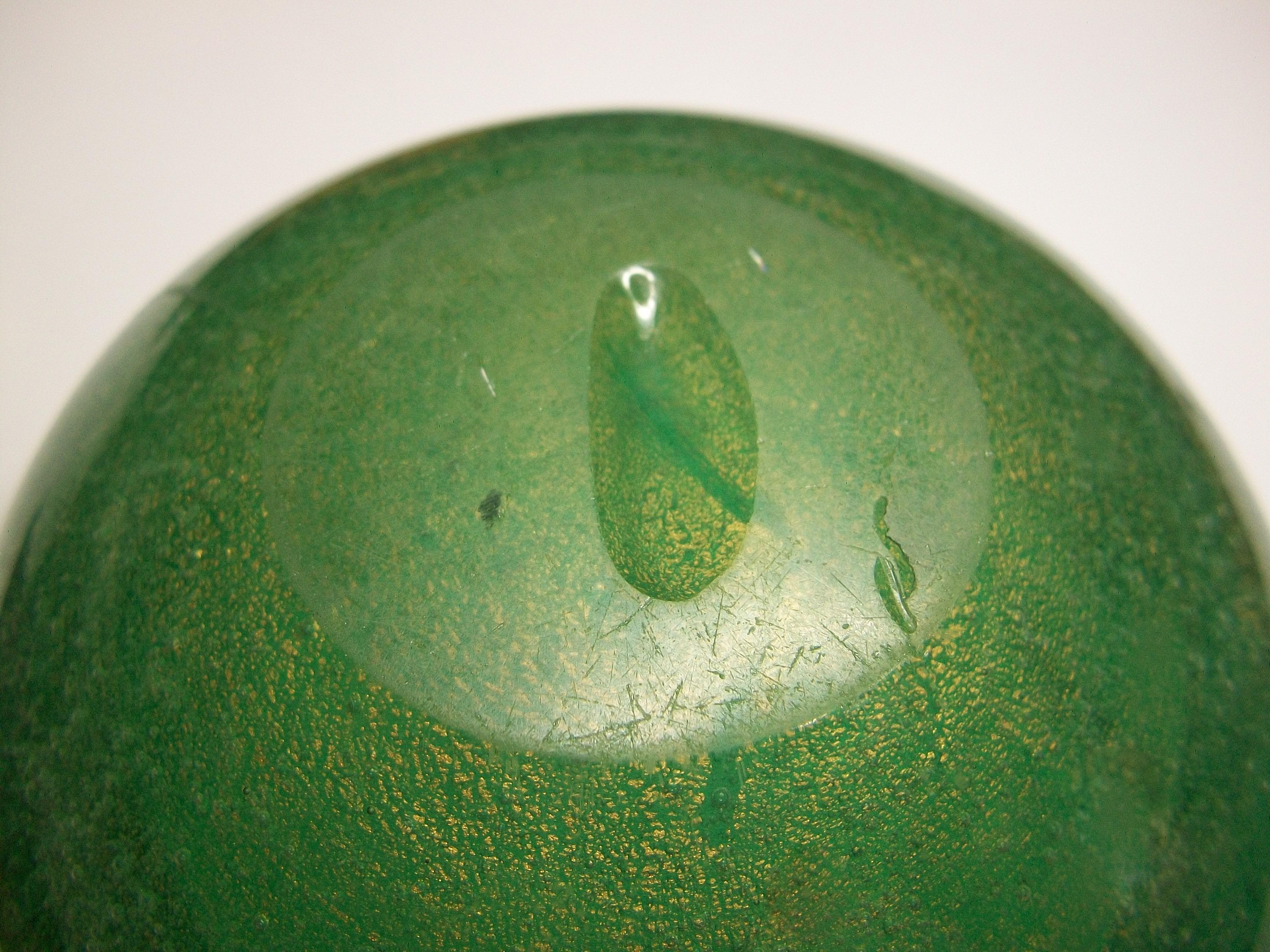 VENINI - CARLO SCARPA - Sommerso Bollicine Green Glass Bowl, Italy, Circa 1940 For Sale 2