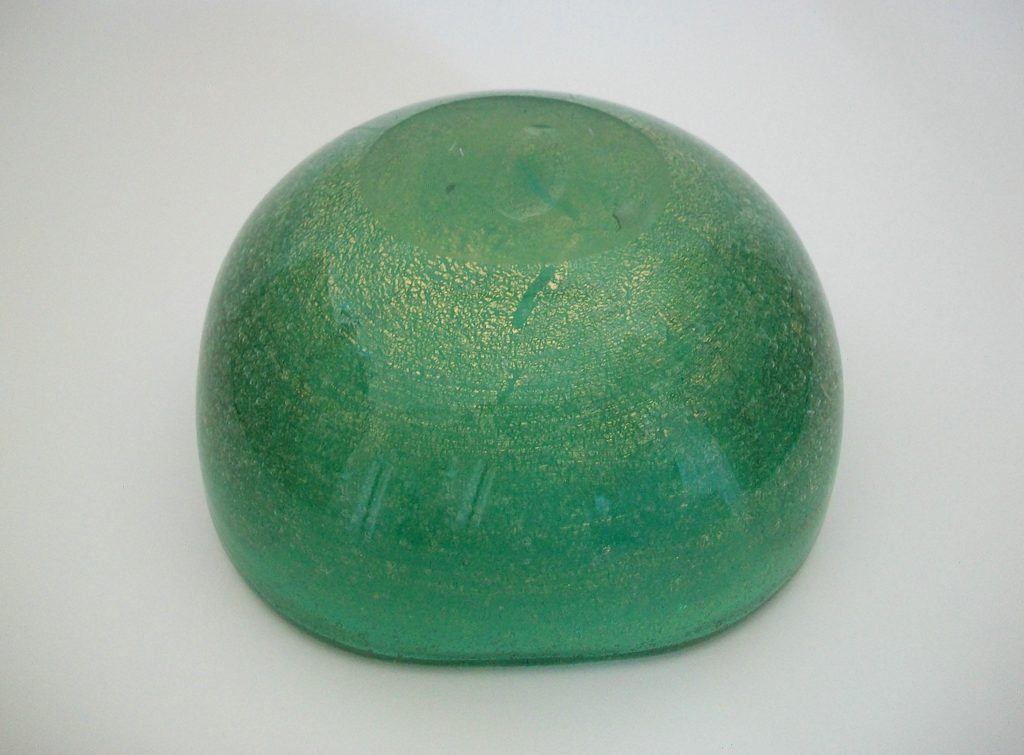 Art Glass VENINI - CARLO SCARPA - Sommerso Bollicine Green Glass Bowl, Italy, Circa 1940 For Sale
