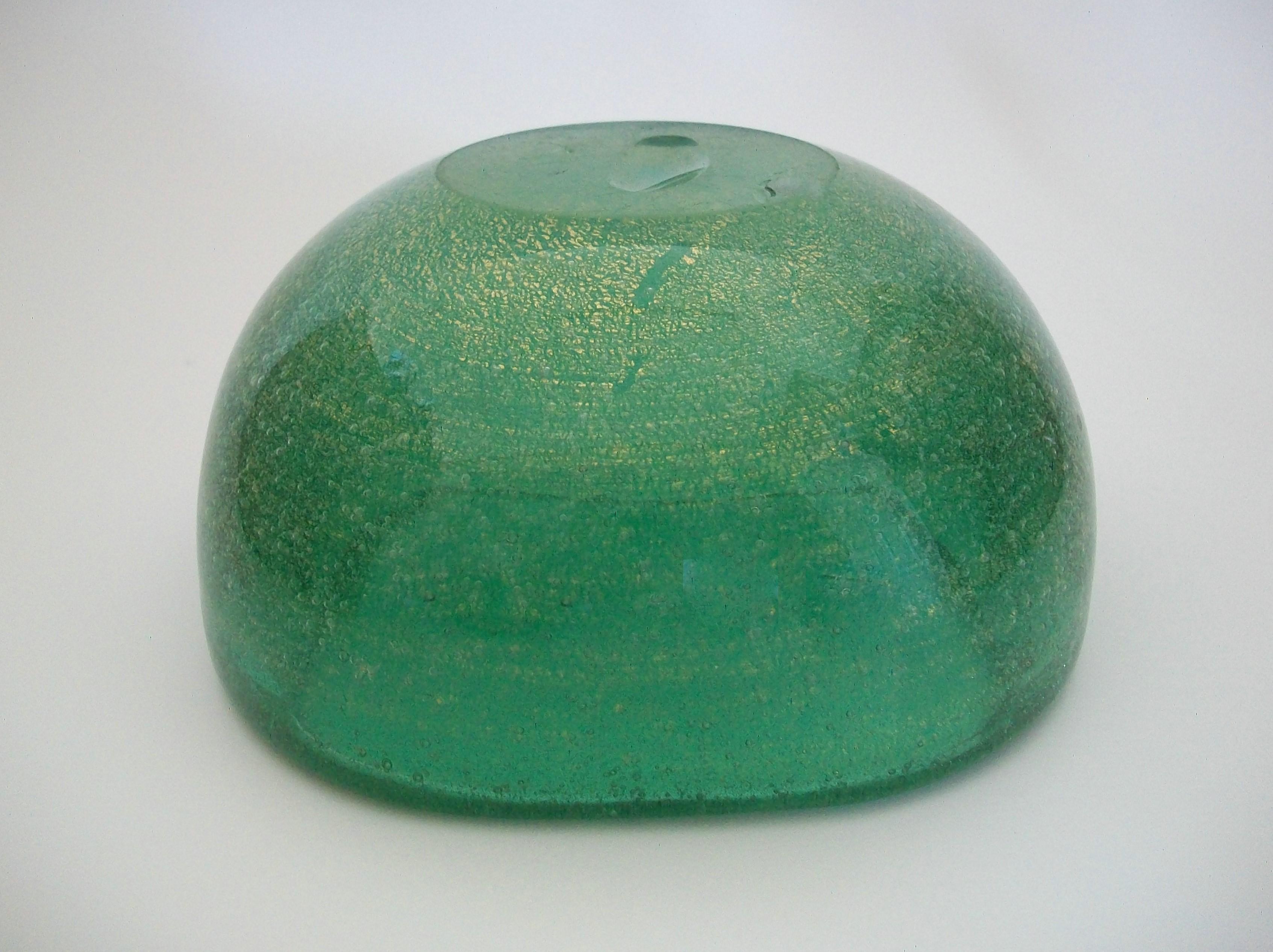 VENINI - CARLO SCARPA - Sommerso Bollicine Green Glass Bowl, Italy, Circa 1940 For Sale 1