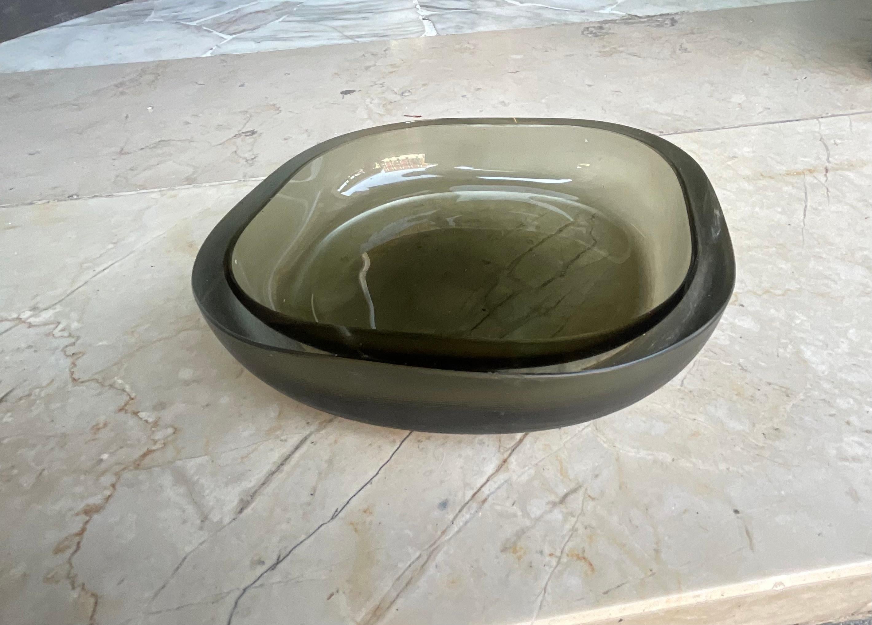 VENINI - CARLO SCARPA - Geschmiedetes Glas - signiert auf Säure . (Moderne der Mitte des Jahrhunderts) im Angebot