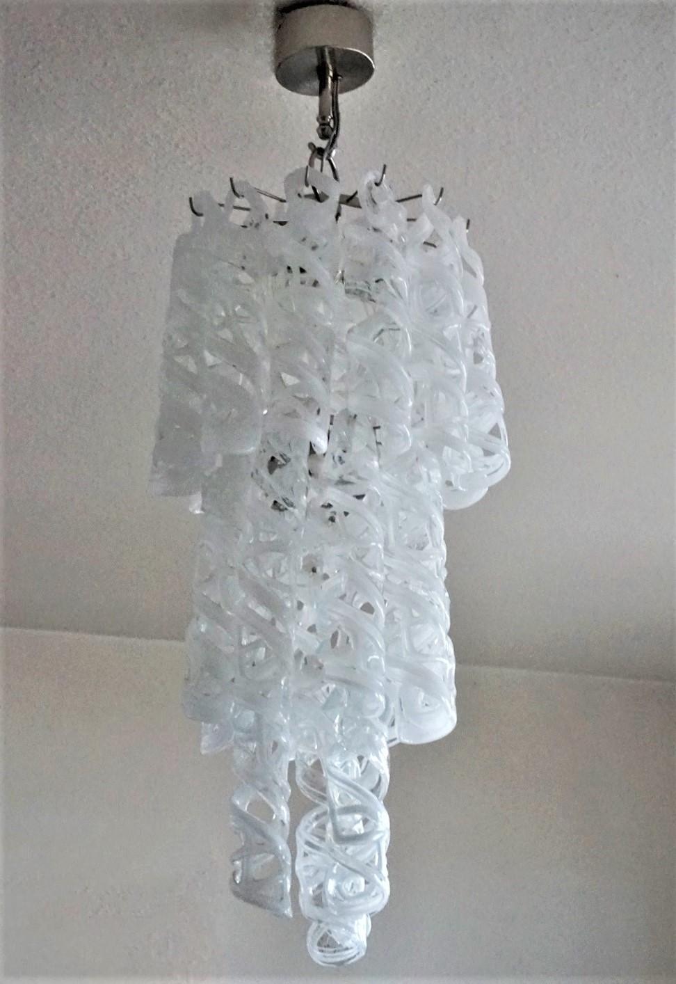 Venini Cascade-Kronleuchter aus mundgeblasenem Muranoglas mit sechs Leuchten, Italien, 1960er Jahre (Moderne der Mitte des Jahrhunderts) im Angebot