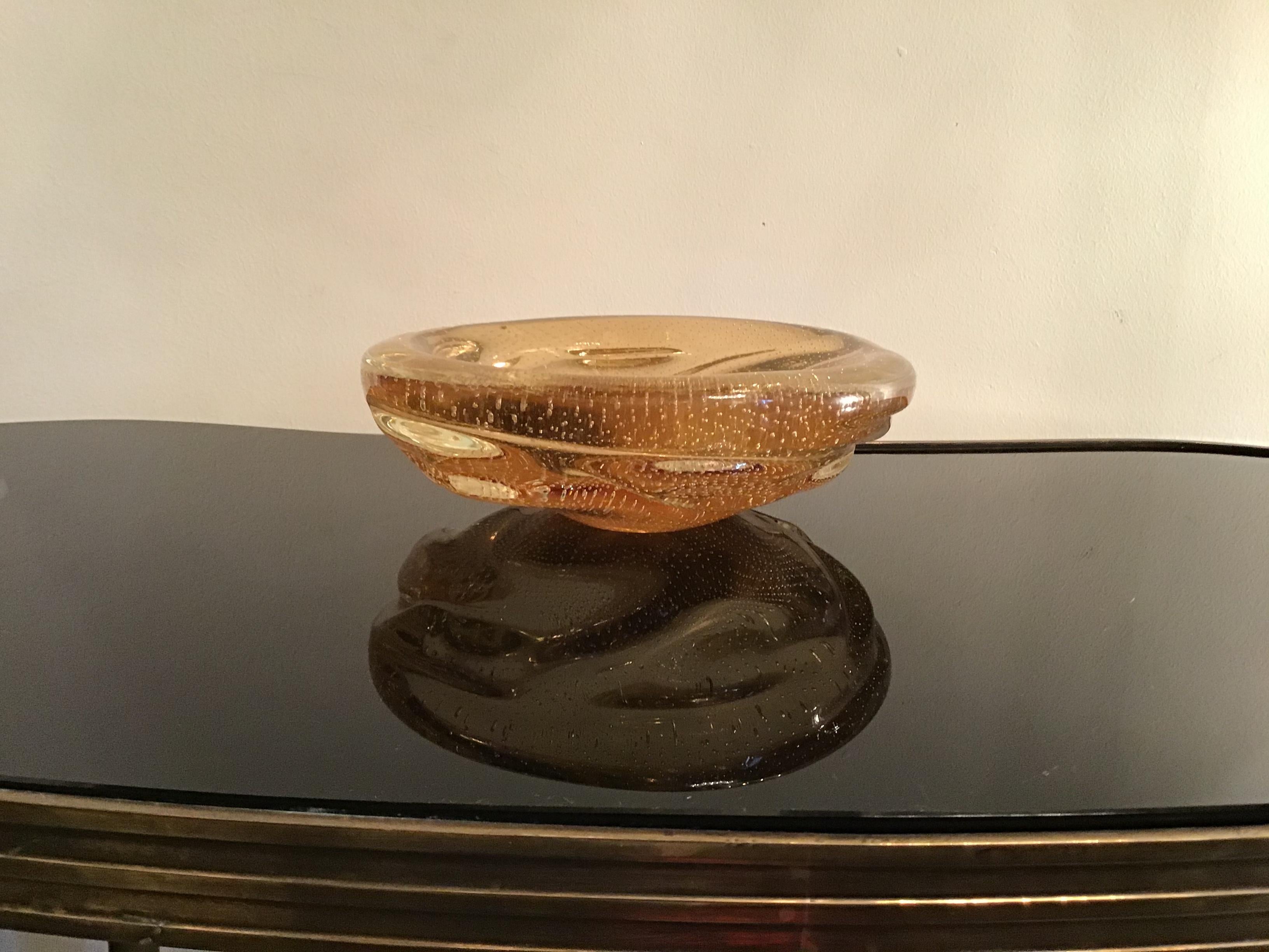 Venini Centerpiece/Pocket Emptier Murano glass gold, 1950, Italy.