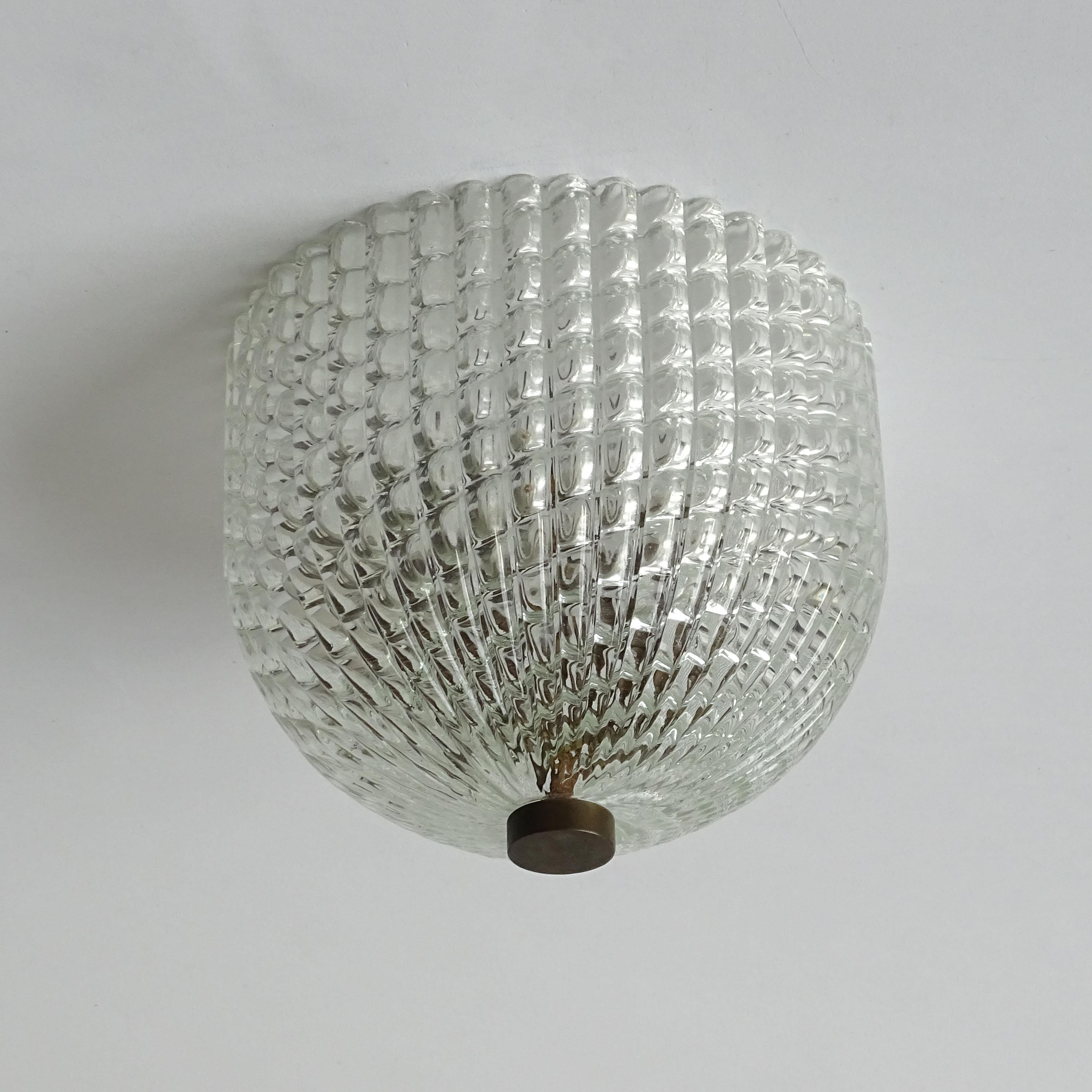 Venini clear Murano glass and brass ceiling lamp, Italy 1940s In Good Condition For Sale In Milan, IT