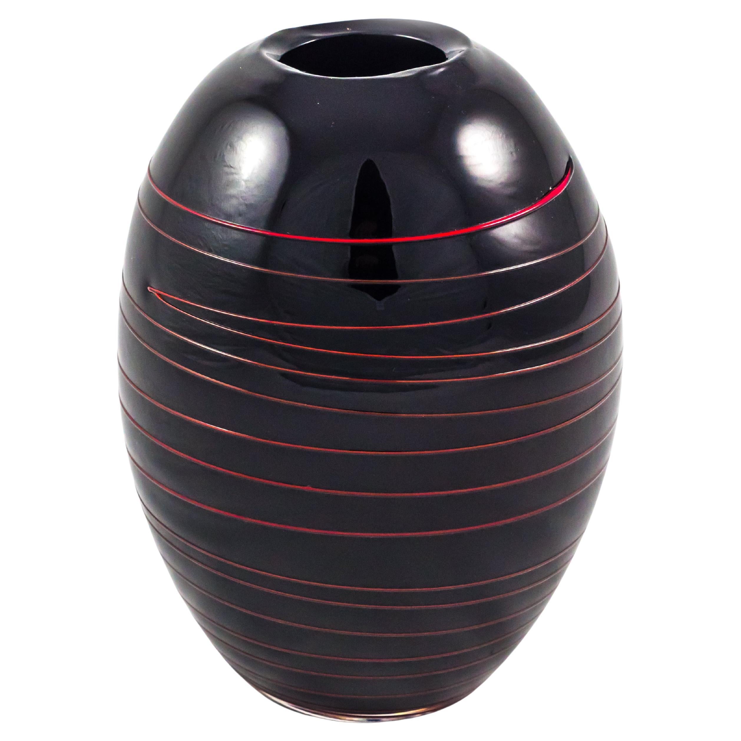 Venini & Co Murano Vase en verre noir avec fil rouge en vente