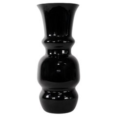Vase « Dogon » de Venini, en verre de Murano noir, signé 2009, fabriqué en Italie