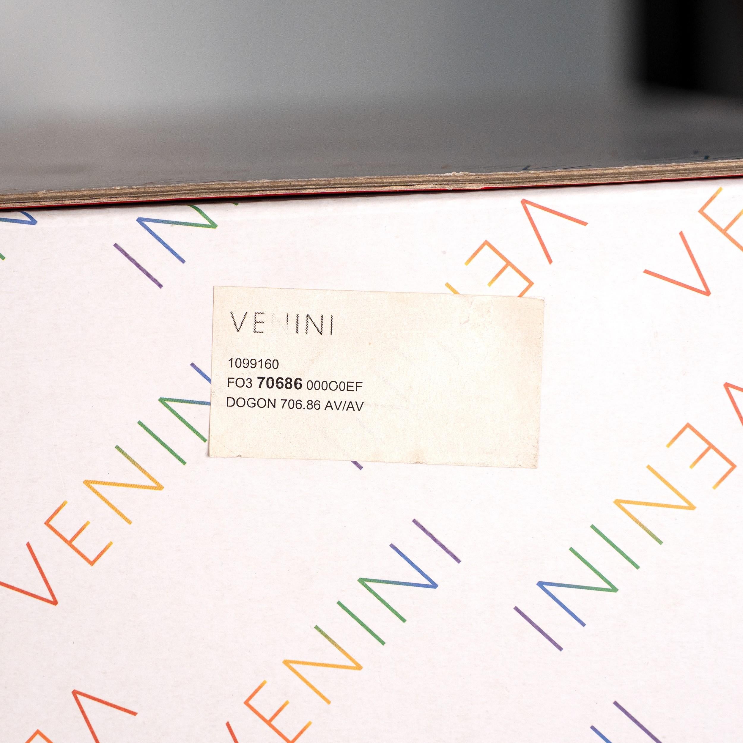 Verre brun VENINI Vase Dogon couleur ivoire en verre de Murano, Signé 2009, Fabriqué en Italie avec boîte en vente