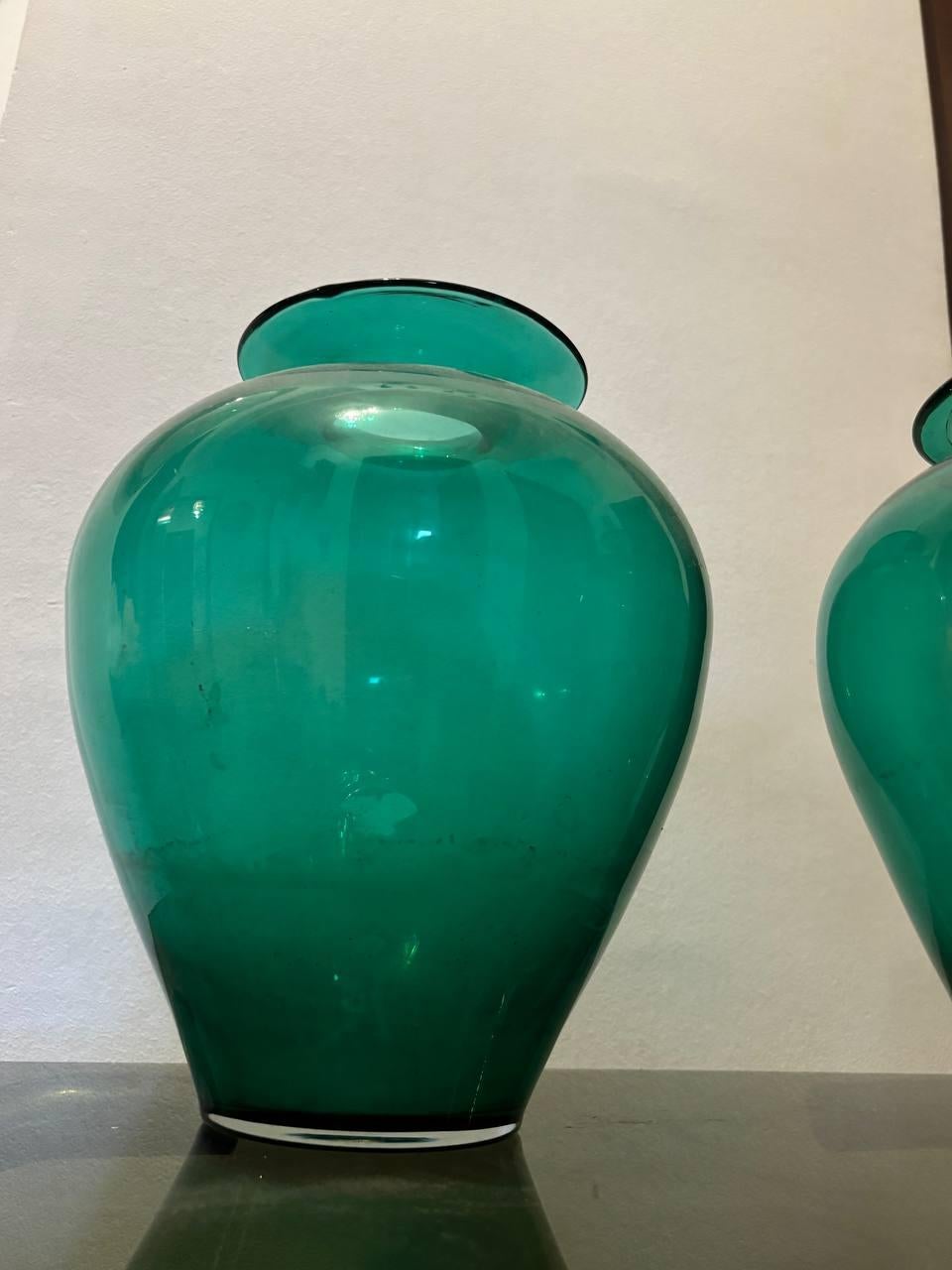 Mid-Century moderno Venini, elegante coppia di vasi in vetro di murano 1960 in vendita
