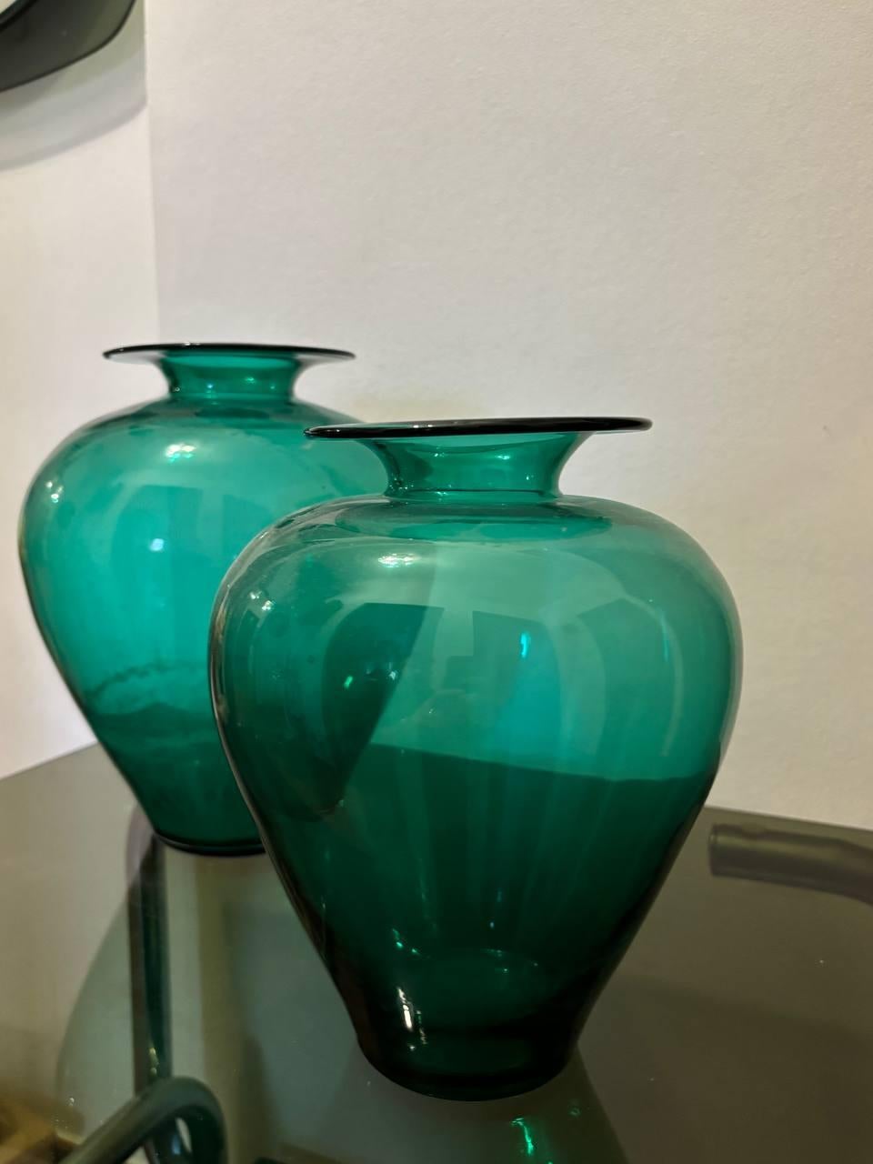 Venini, elegante coppia di vasi in vetro di murano 1960 in vendita 1