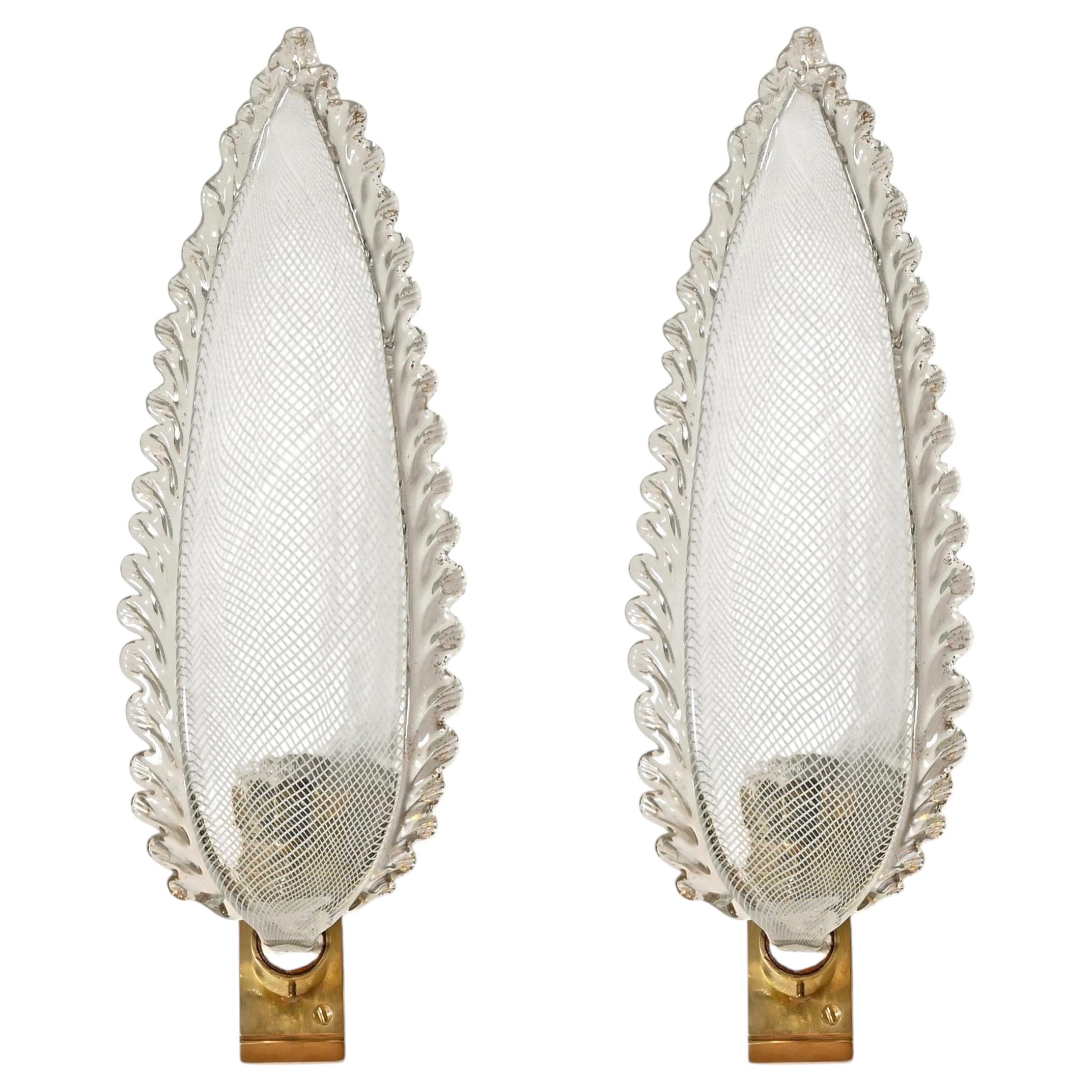 Seguso Extra-Large Pair of Leaf Murano "Reticello" Glass and Brass Sconces, 1950 For Sale