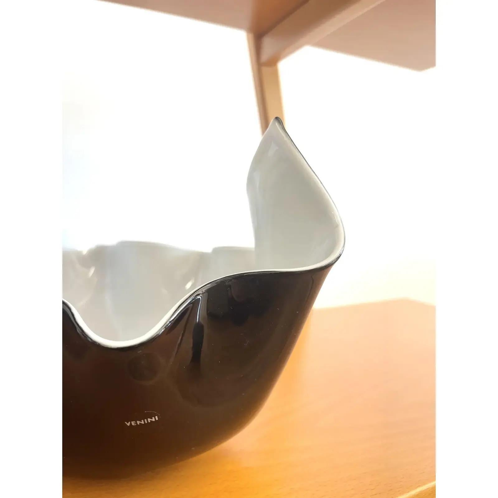 Venini 'Fazzoletto' Handkerchief Murano Glass Vase Limited Edition Black White For Sale 2