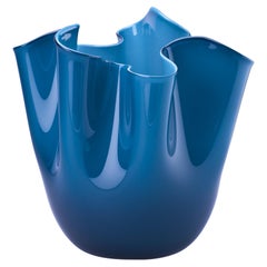 Vase moyen Opalino Venini Fazzoletto en verre de Murano à horizontal