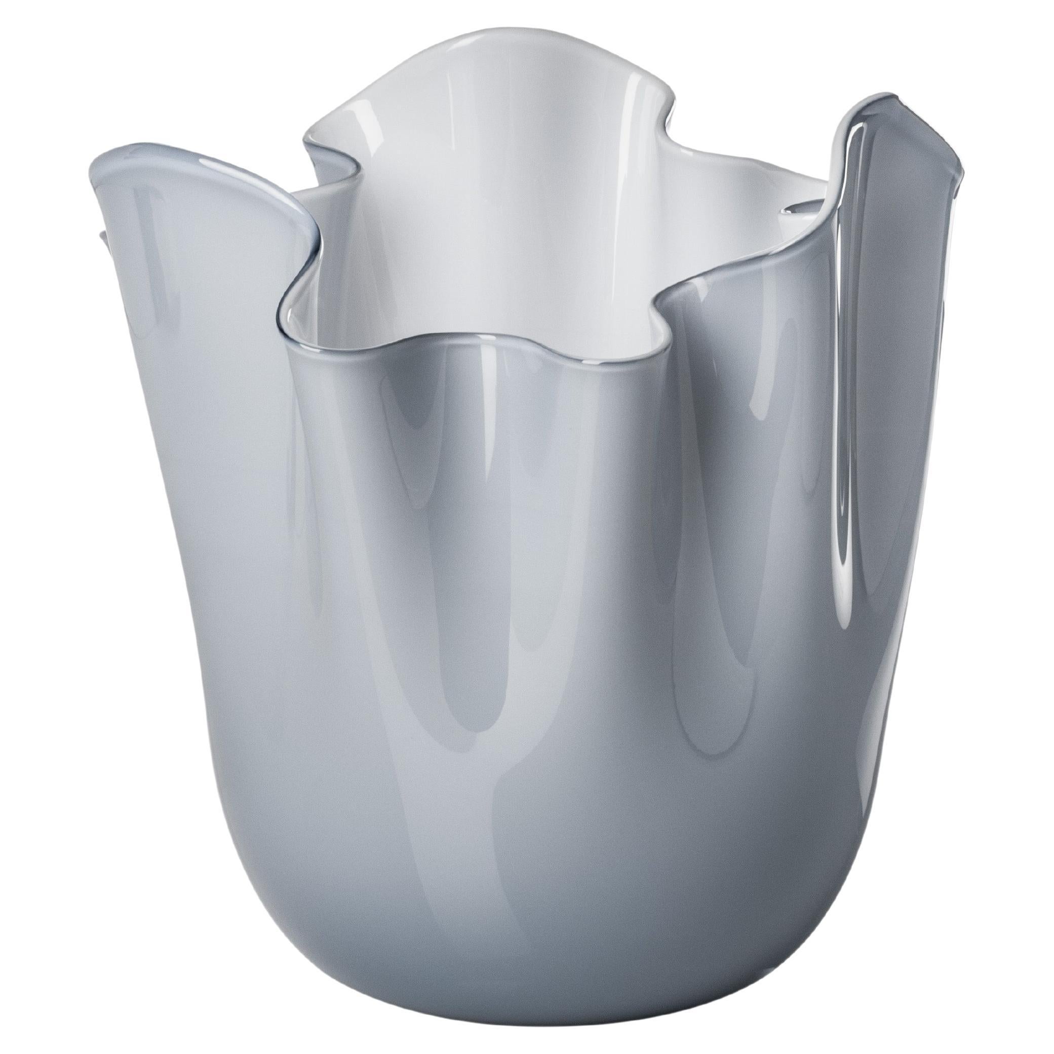 Vase moyen Opalino de Venini Fazzoletto en verre de Murano blanc laiteux