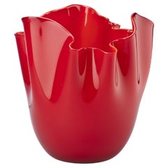 Vase moyen Opalino de Venini Fazzoletto en verre de Murano rouge