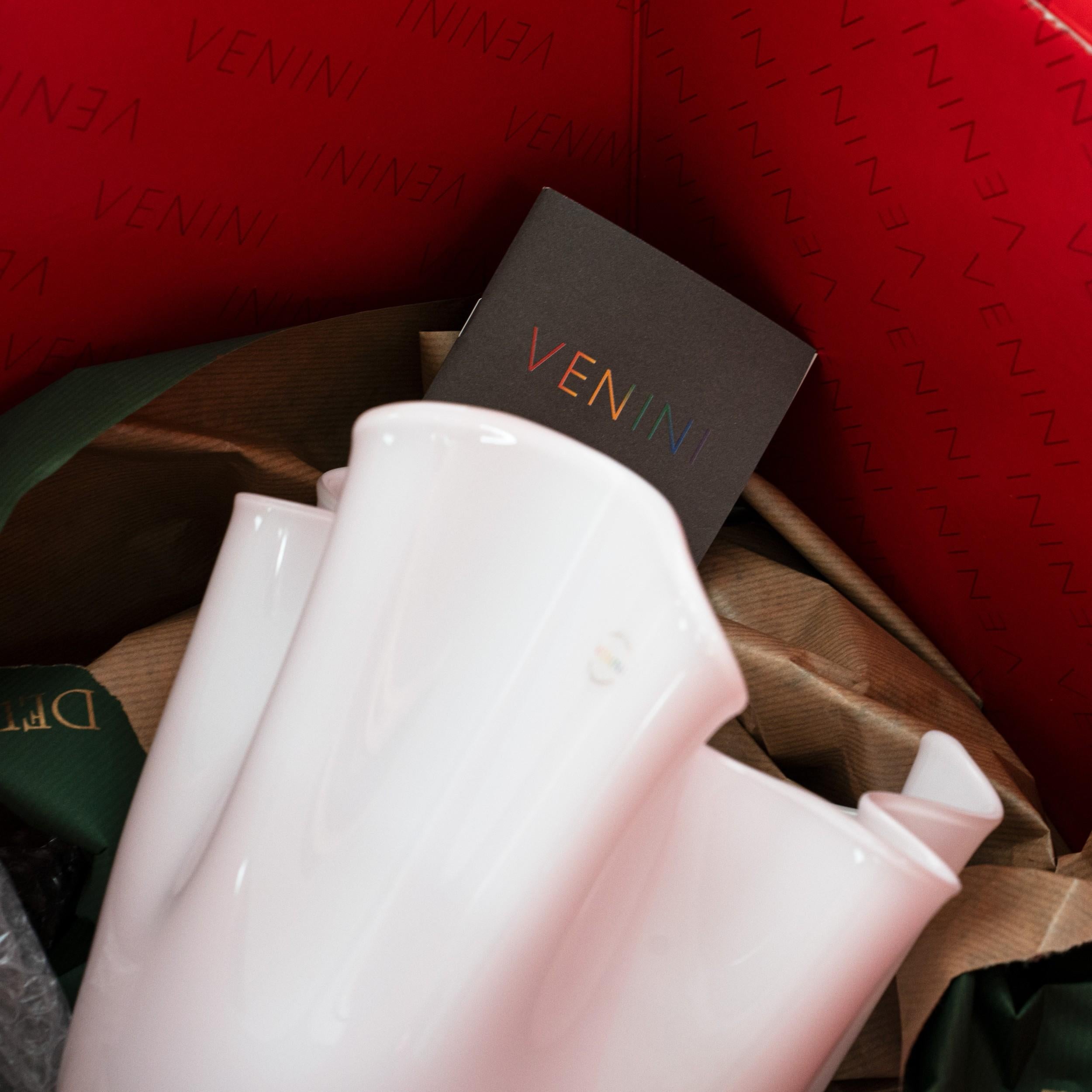 XXI secolo e contemporaneo VENINI Fazzoletto Bianco in vetro di Murano firmato 2014, fatto a mano in Italia in vendita