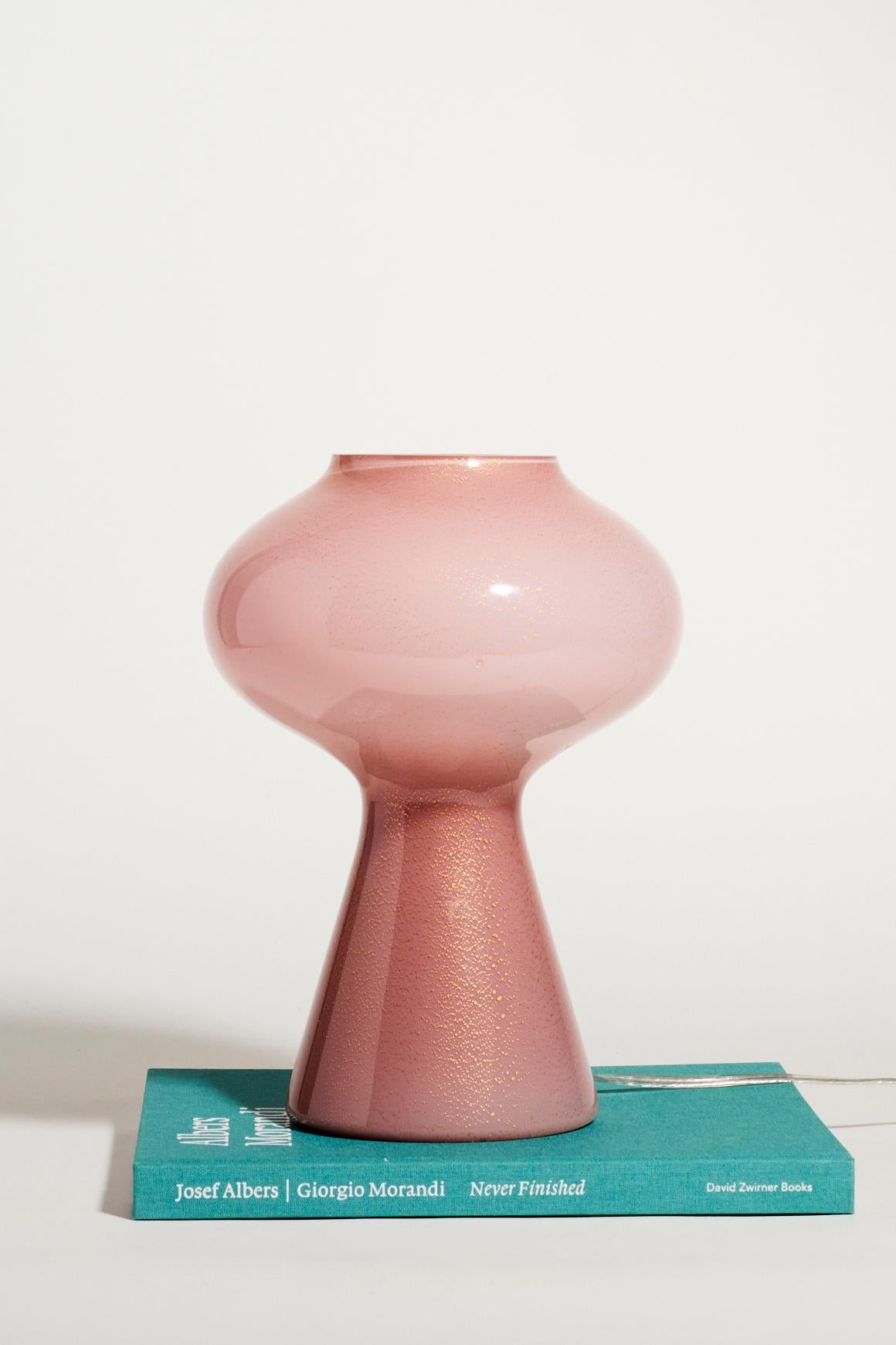 Venini Fungo Table Lamp in Dusty Rose by Massimo Vignelli In Good Condition In New York, NY