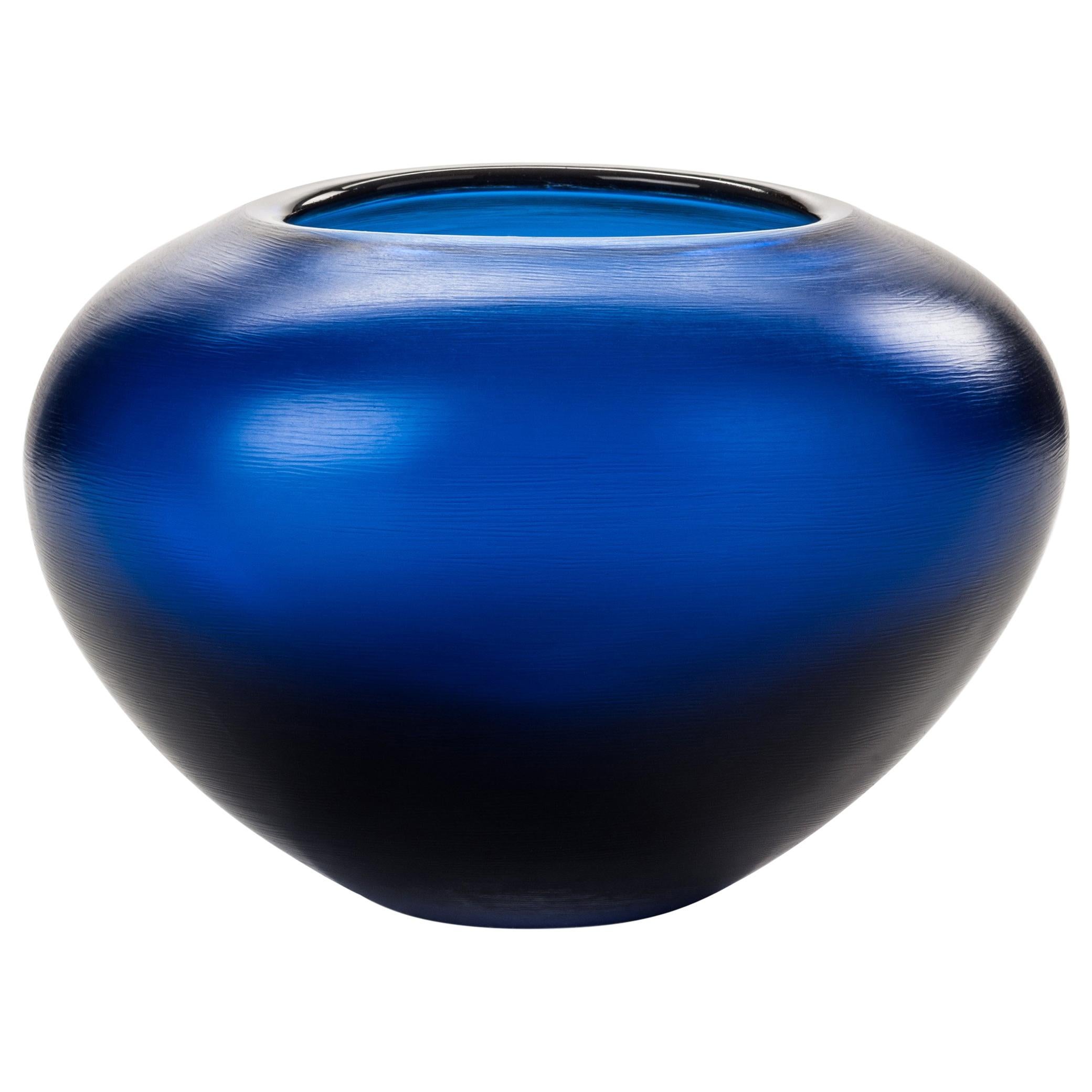 Venini Incisi Vaso corto in vetro blu marino di Paolo Venini