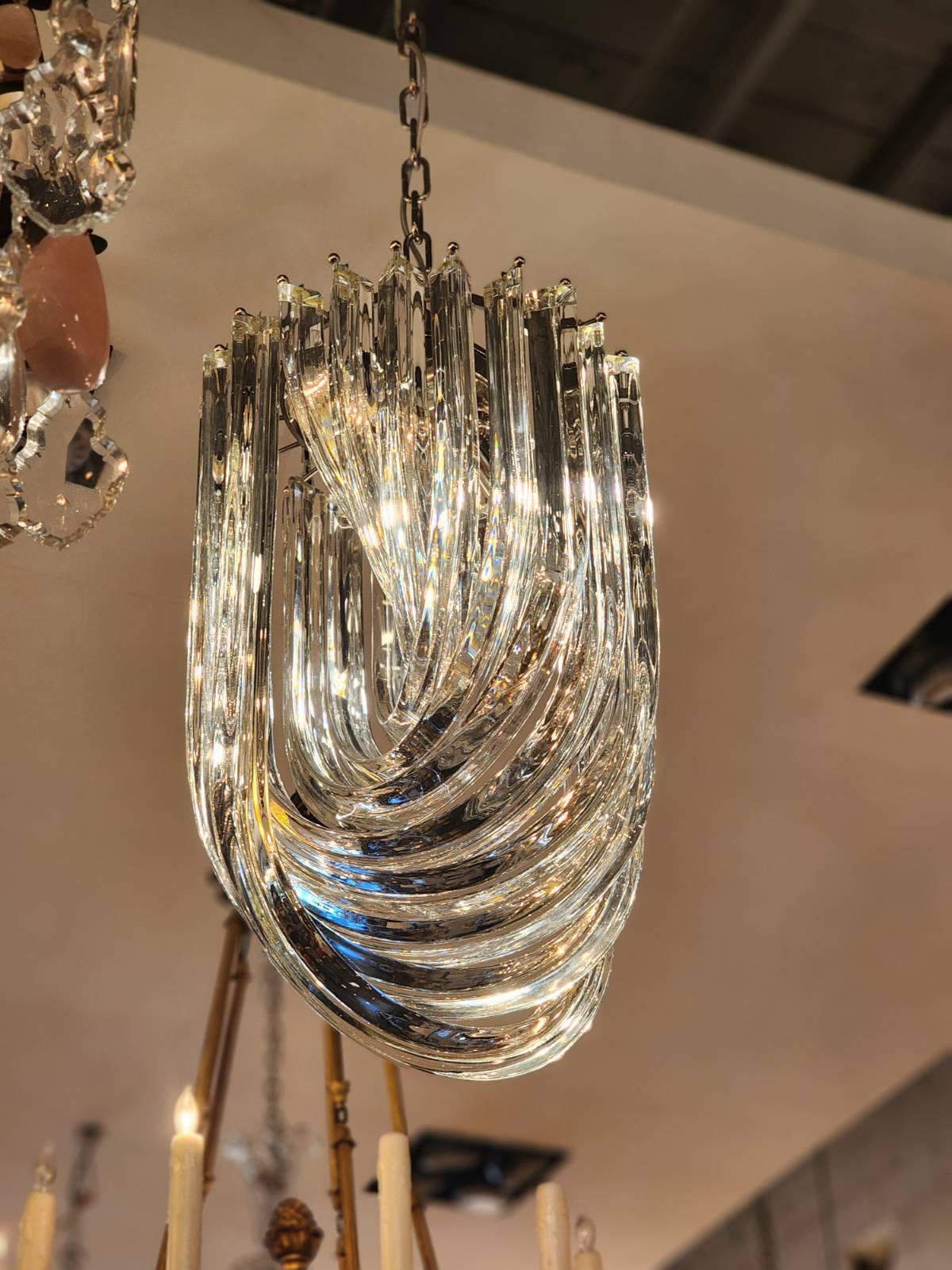 Fatto a mano Lampadario a ricciolo di metà secolo italiano di Venini in vendita