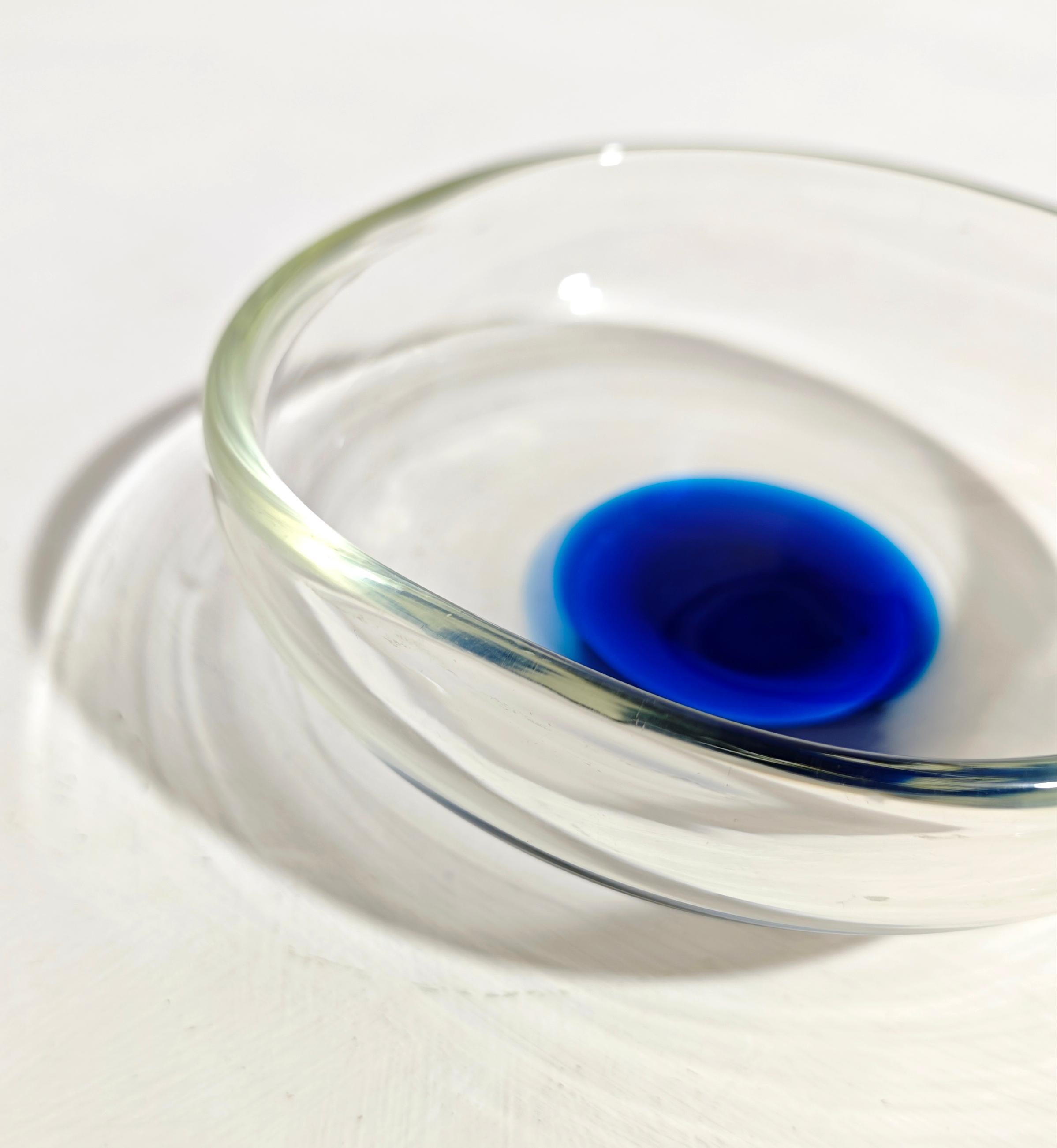 Venini Italy 85s farbloses Murano Glas Schale mit blauer Dekoration Mitte des Jahrhunderts im Angebot 1
