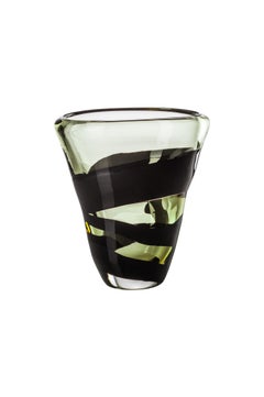 Venini Große ovale Glasvase mit schwarzem Gürtel in Kristall und Grün von Peter Marino