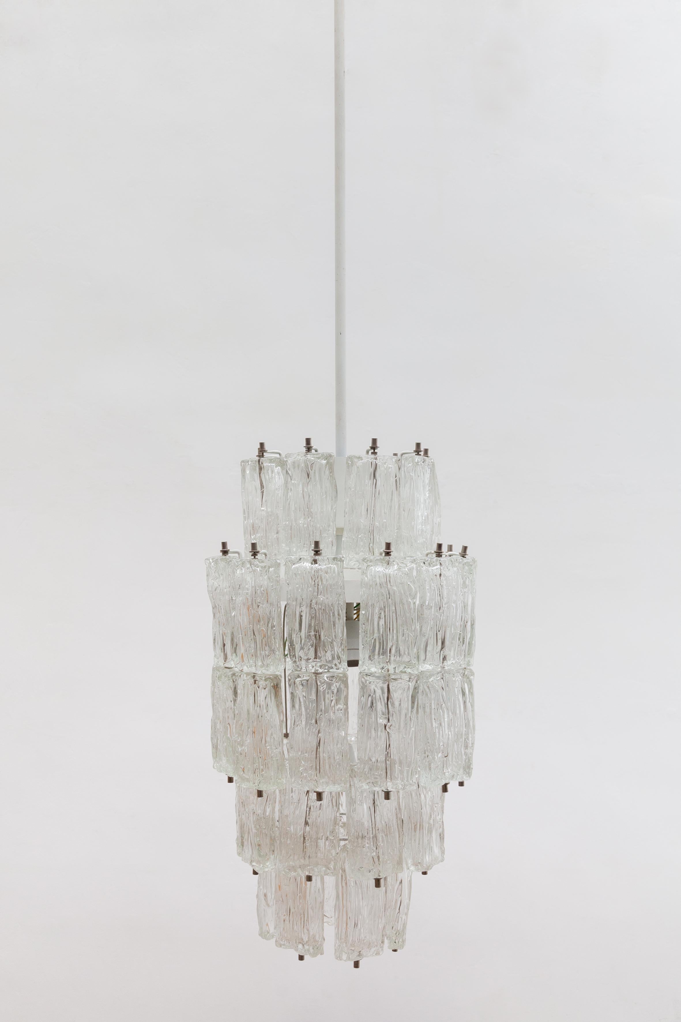 Venini Large Chandelier Iced Textured Clear Glass Five Tiers 1960s Murano, Italy 2