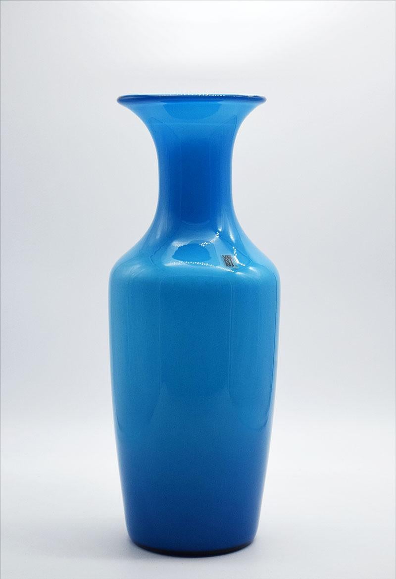 Venini Large Opalino Vase, 1970s In Excellent Condition For Sale In Parma, IT