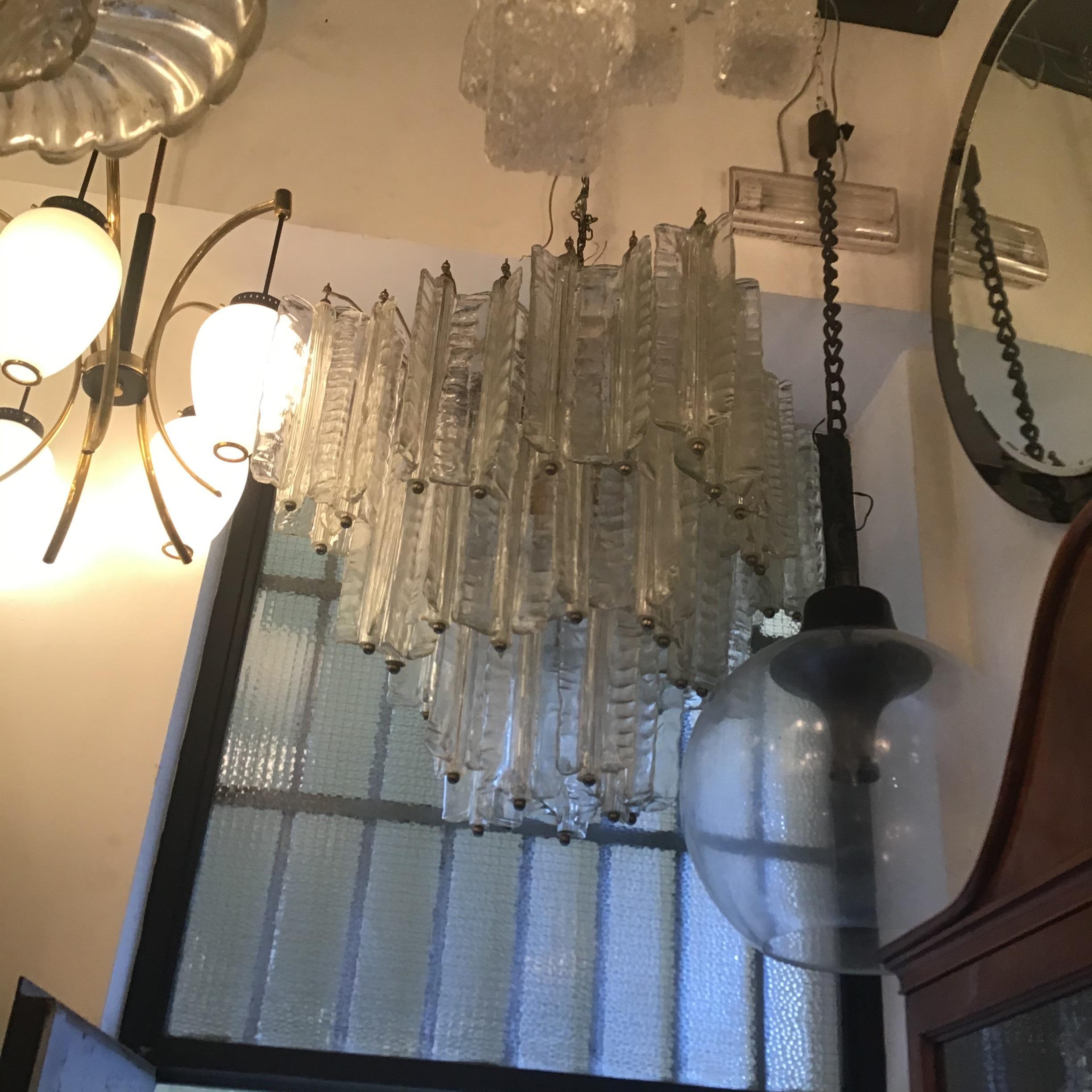 Venini Mazzega. Lampadario Murano in vetro metallo cromato 1955 Italia In condizioni buone in vendita a Milano, IT
