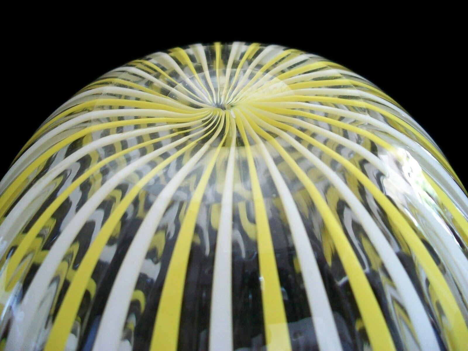 20th Century Venini, MCM Murano Fazzoletto Filigrana Glass Vase / Bowl, Italy, C.1960's